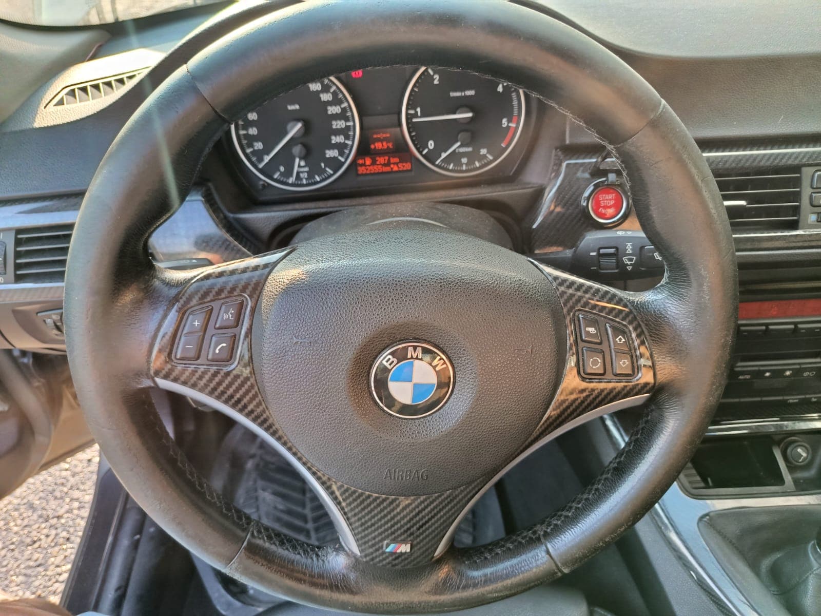 BMW 318 d · Ano 2008 — imagem 9