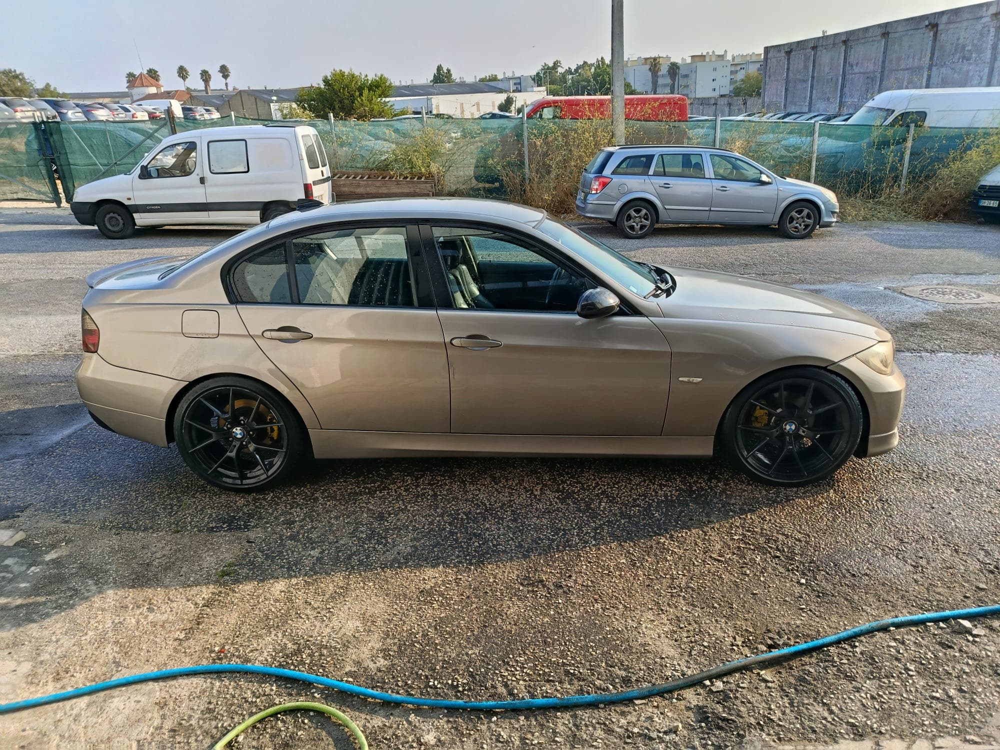 BMW 318 d · Ano 2008 — imagem 8