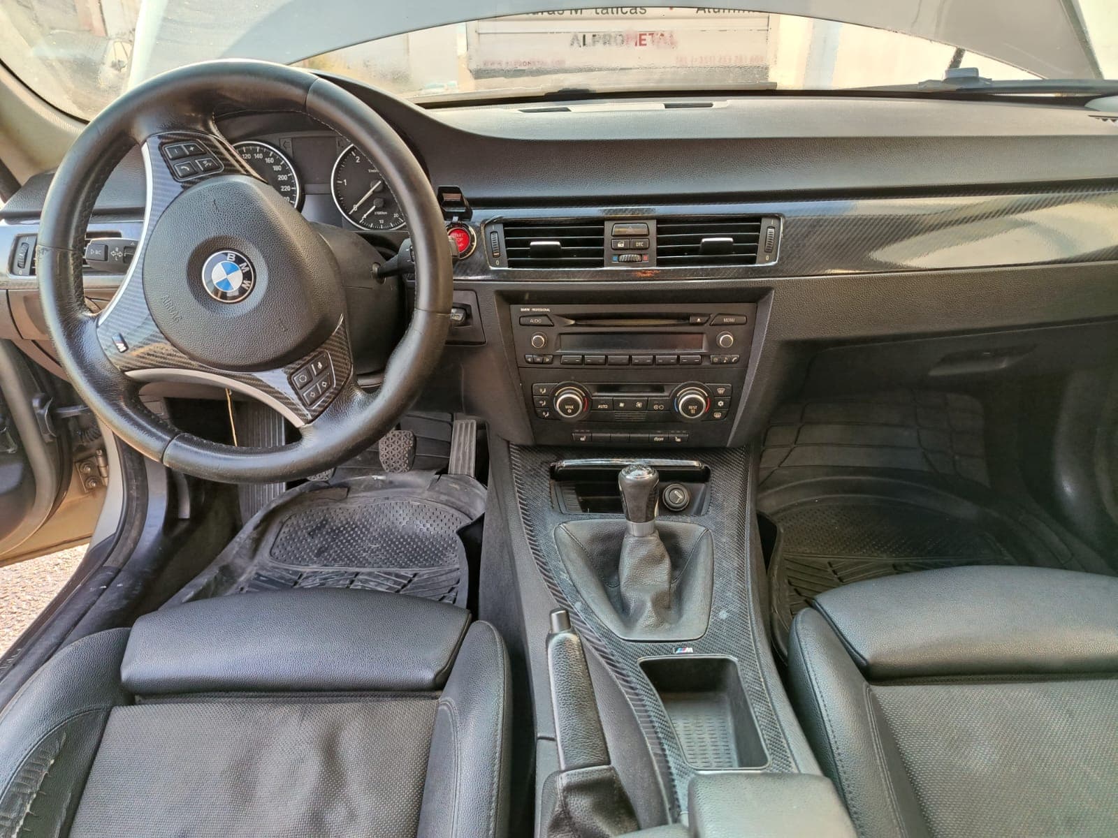 BMW 318 d · Ano 2008 — imagem 17