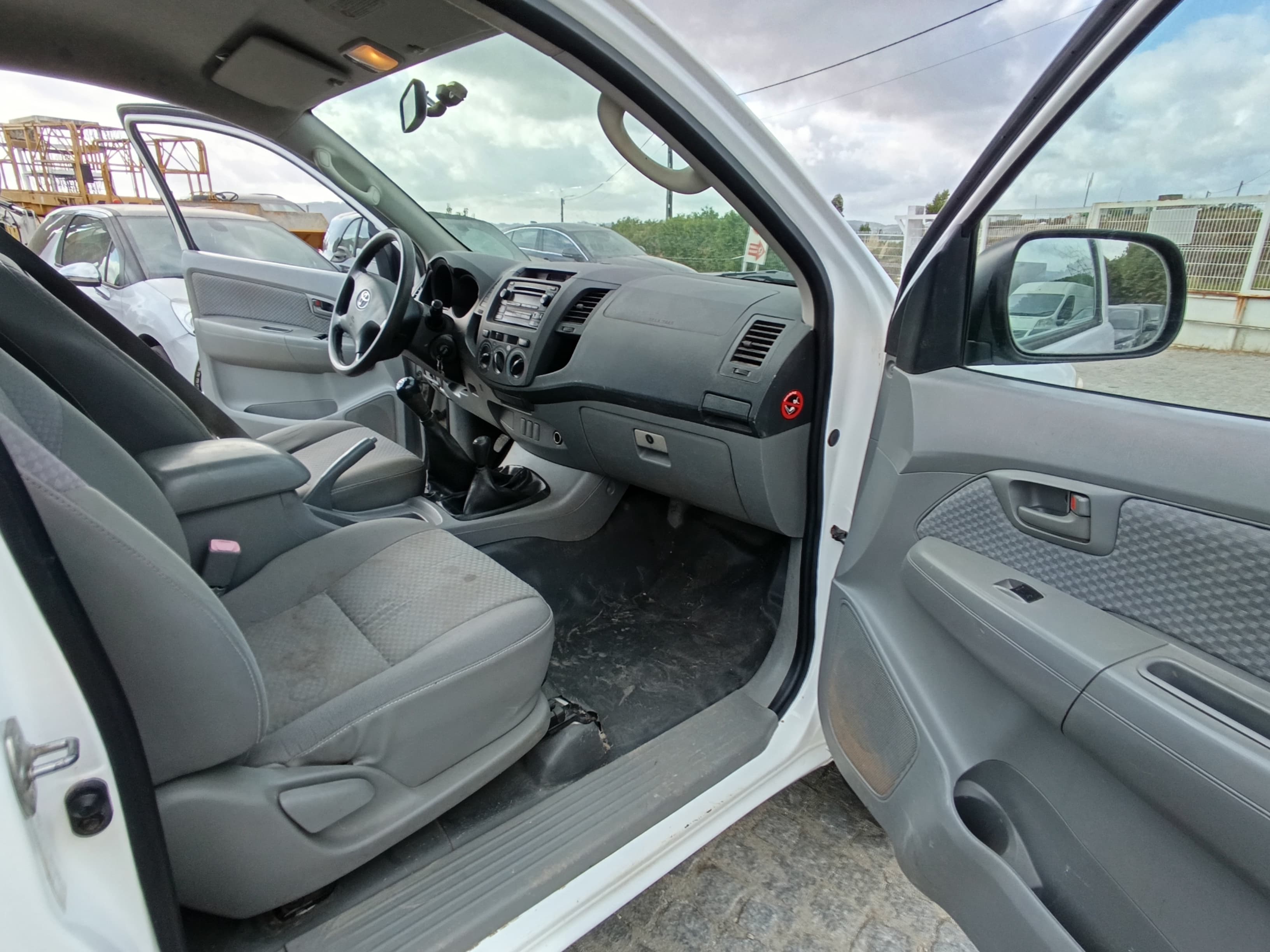 Toyota Hilux · Ano 2007 — imagem 20