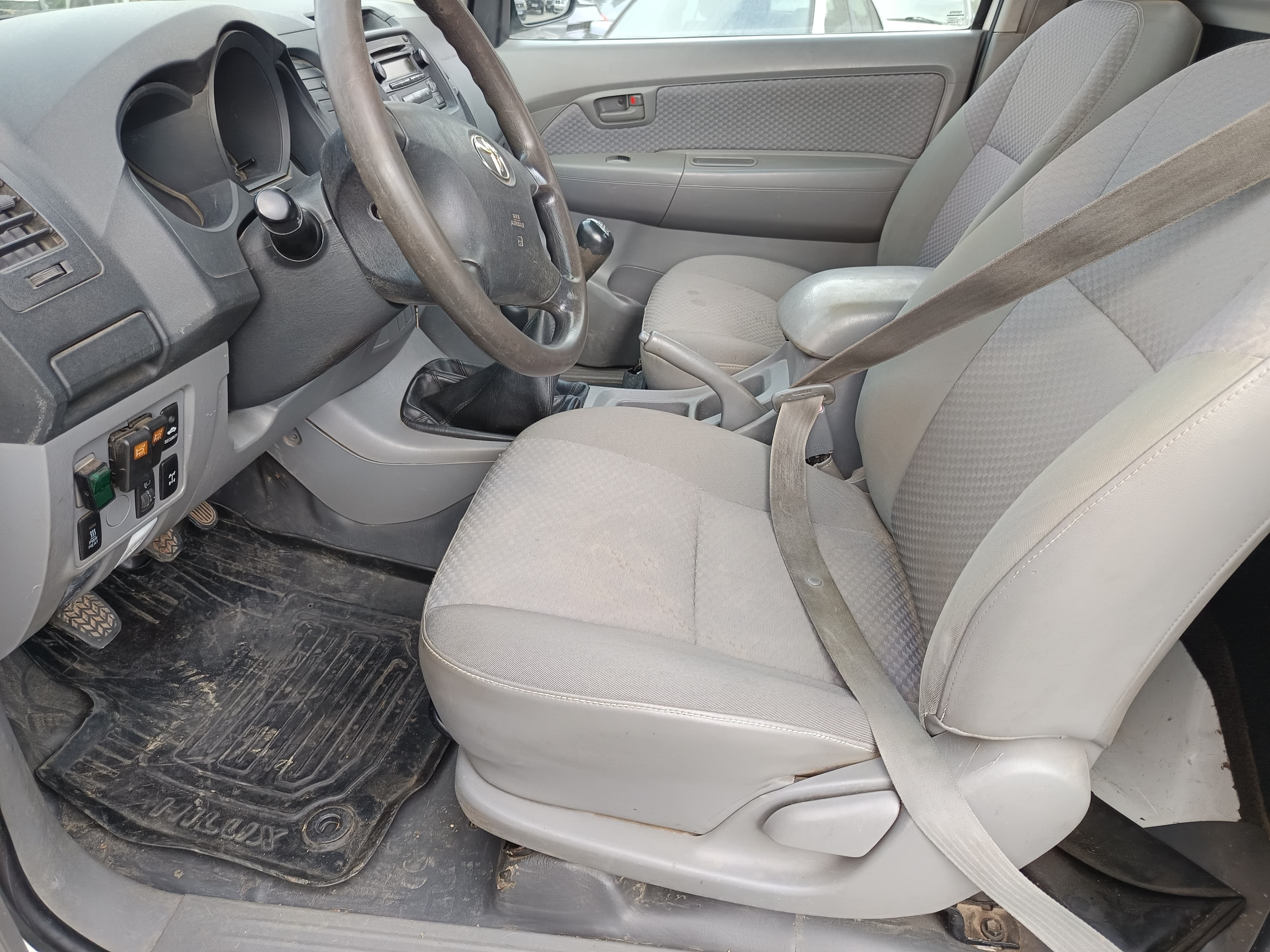 Toyota Hilux · Ano 2007 — imagem 25