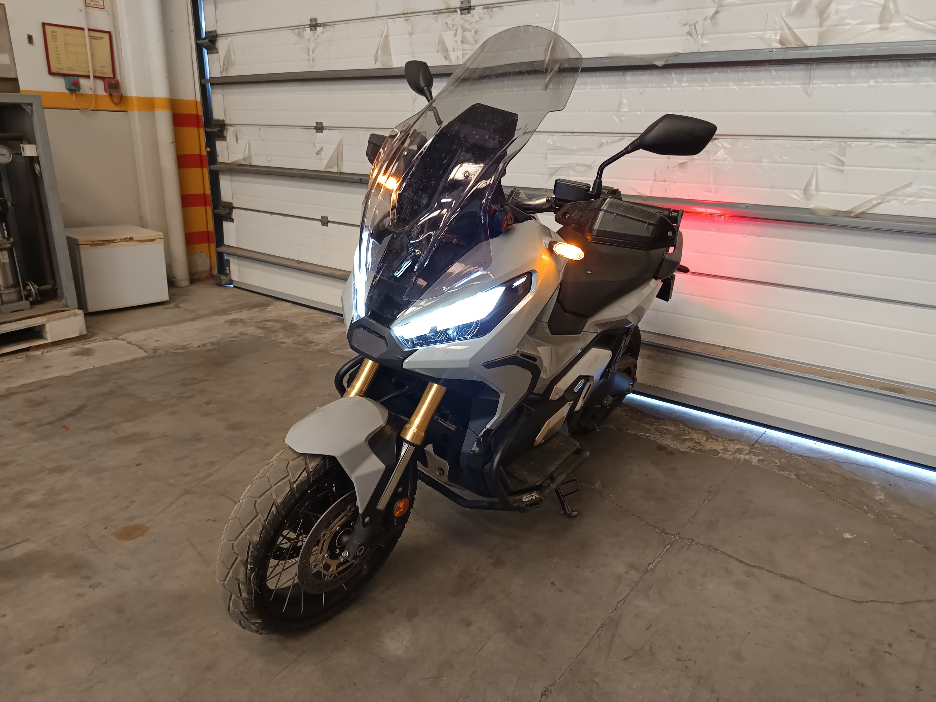 Honda X ADV · Ano 2021 — image 1
