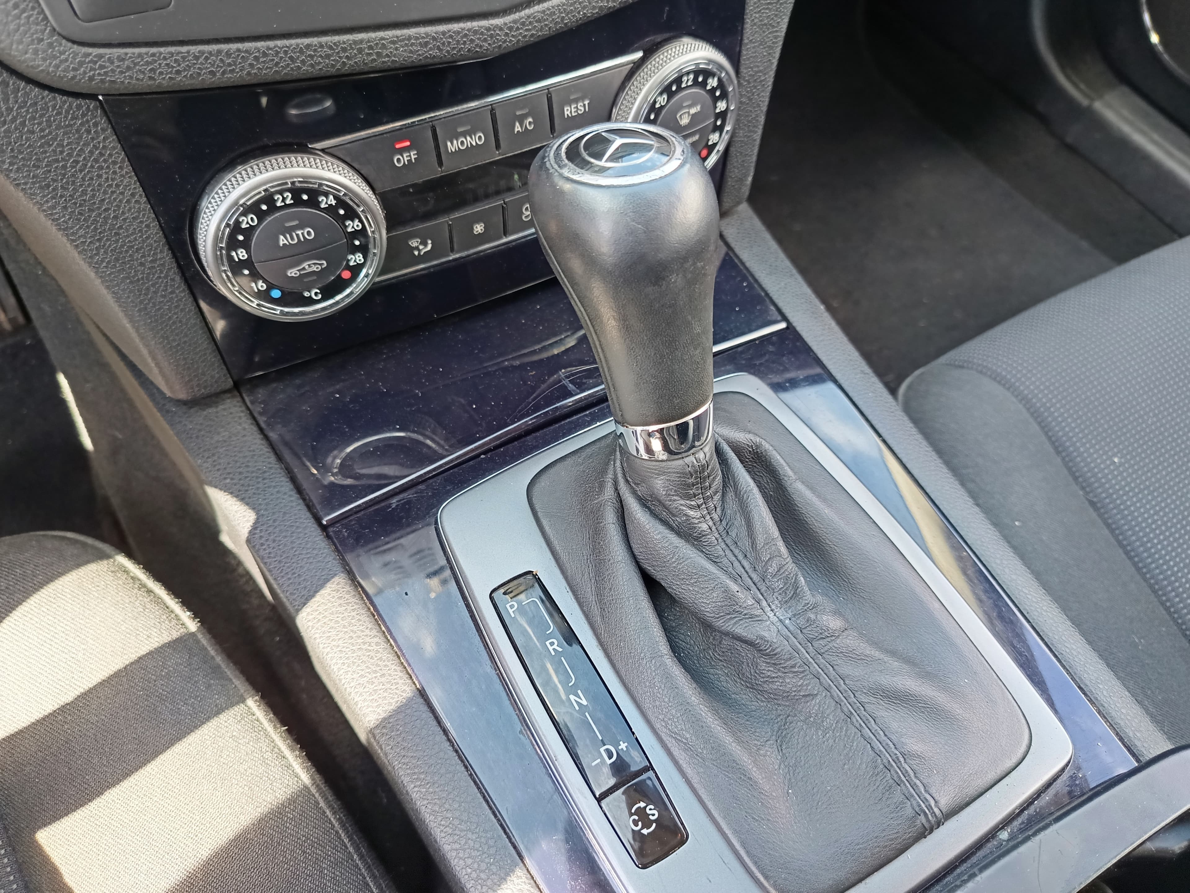 Mercedes-Benz C220 · Ano 2008 — imagen 40