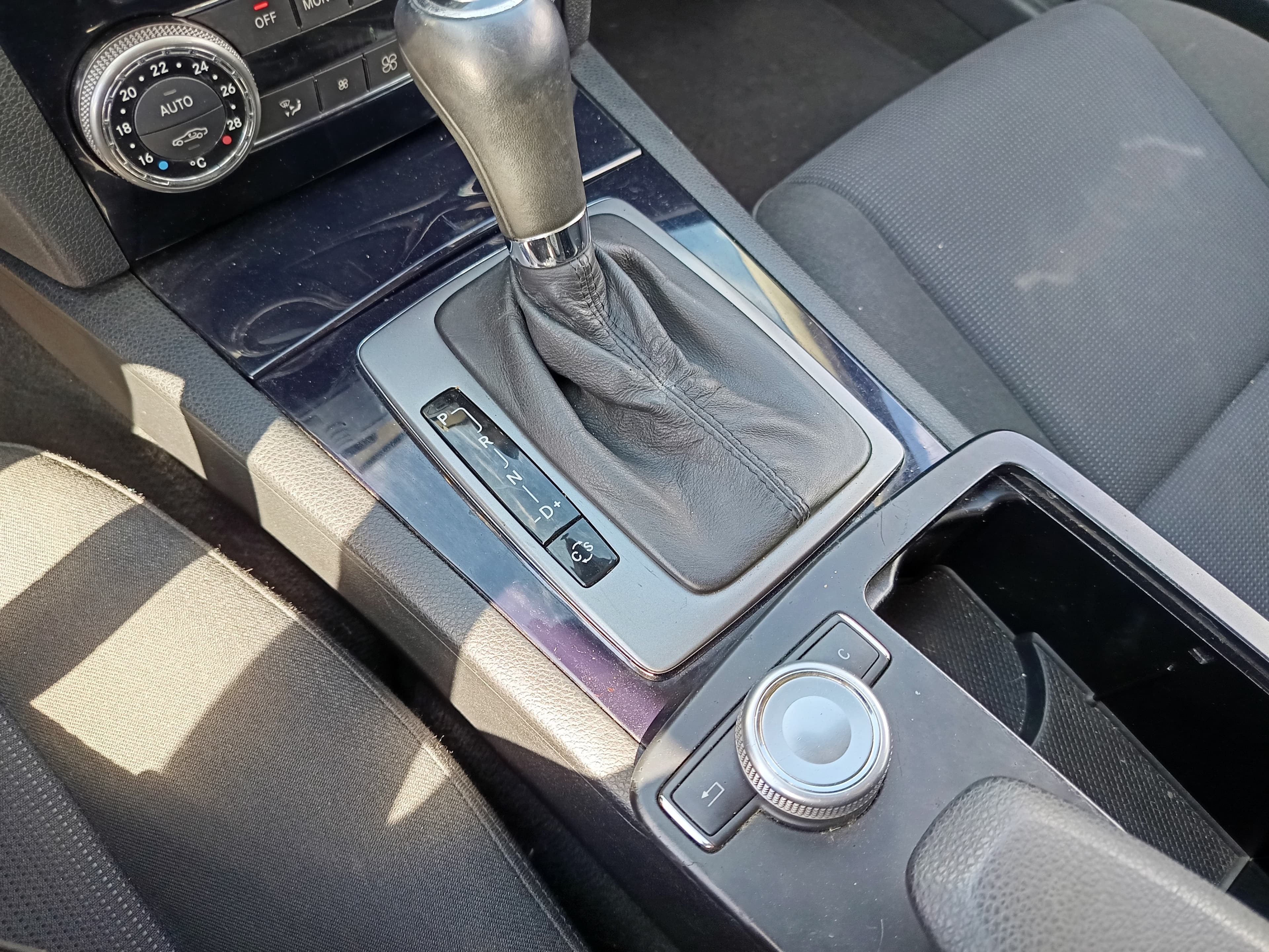 Mercedes-Benz C220 · Ano 2008 — imagen 41
