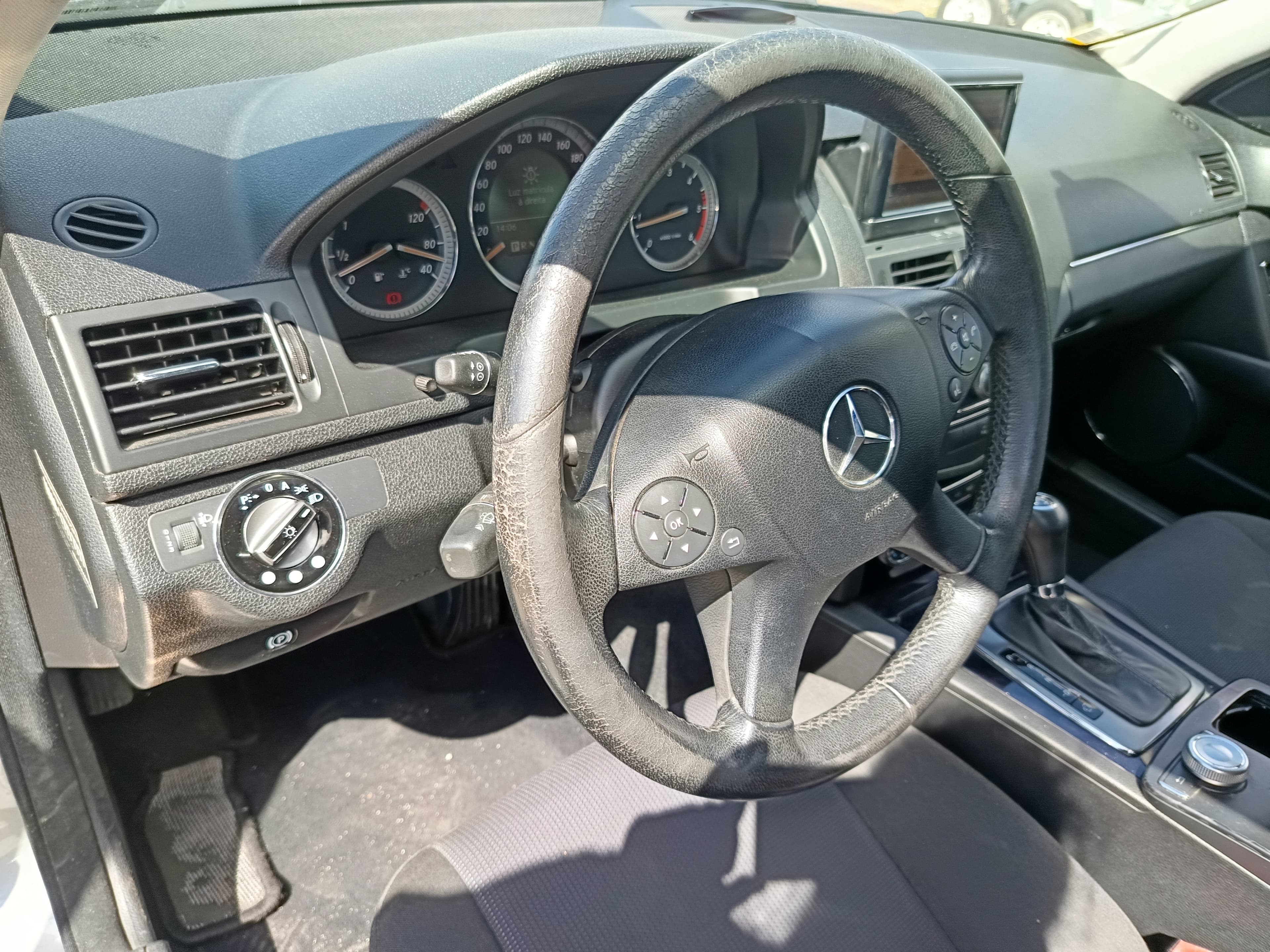Mercedes-Benz C220 · Ano 2008 — imagen 37