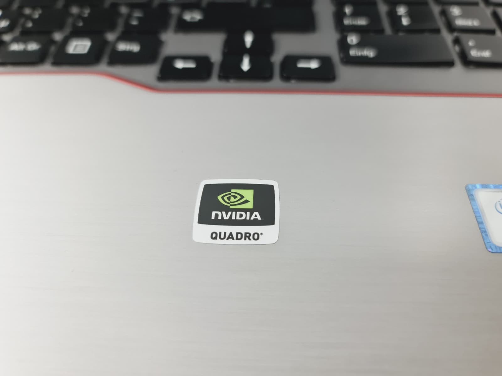 Portátil Workstation H770 — imagen 7