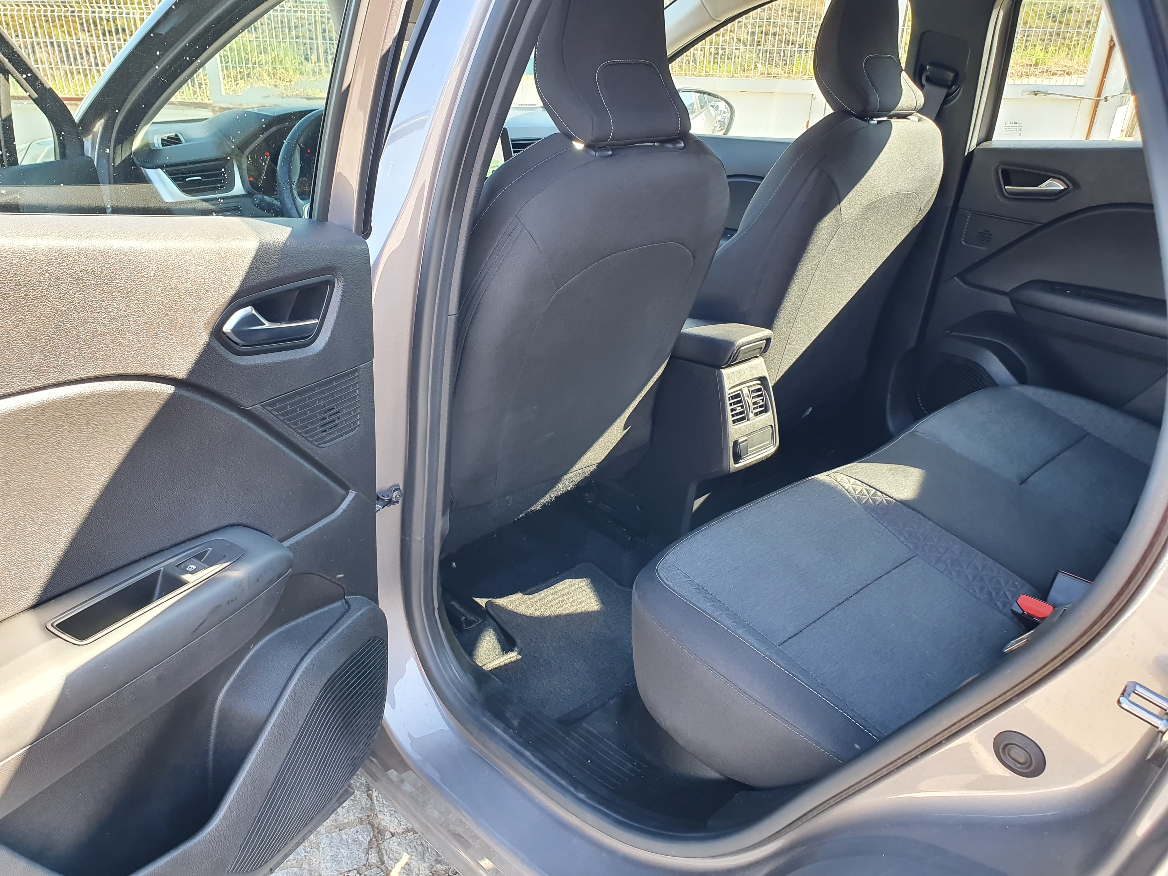 Renault Captur · Ano 2022 — imagen 24