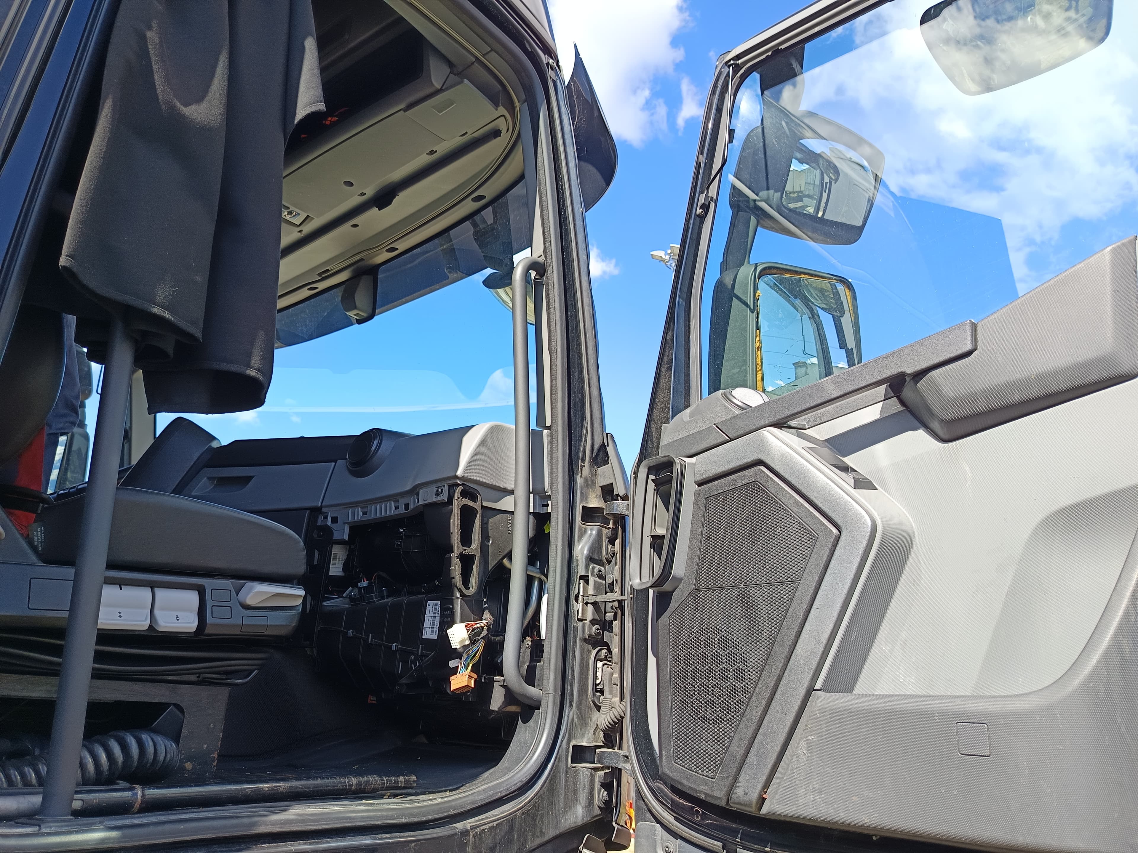 Renault Trucks HD001 · Ano 2017 — image 19