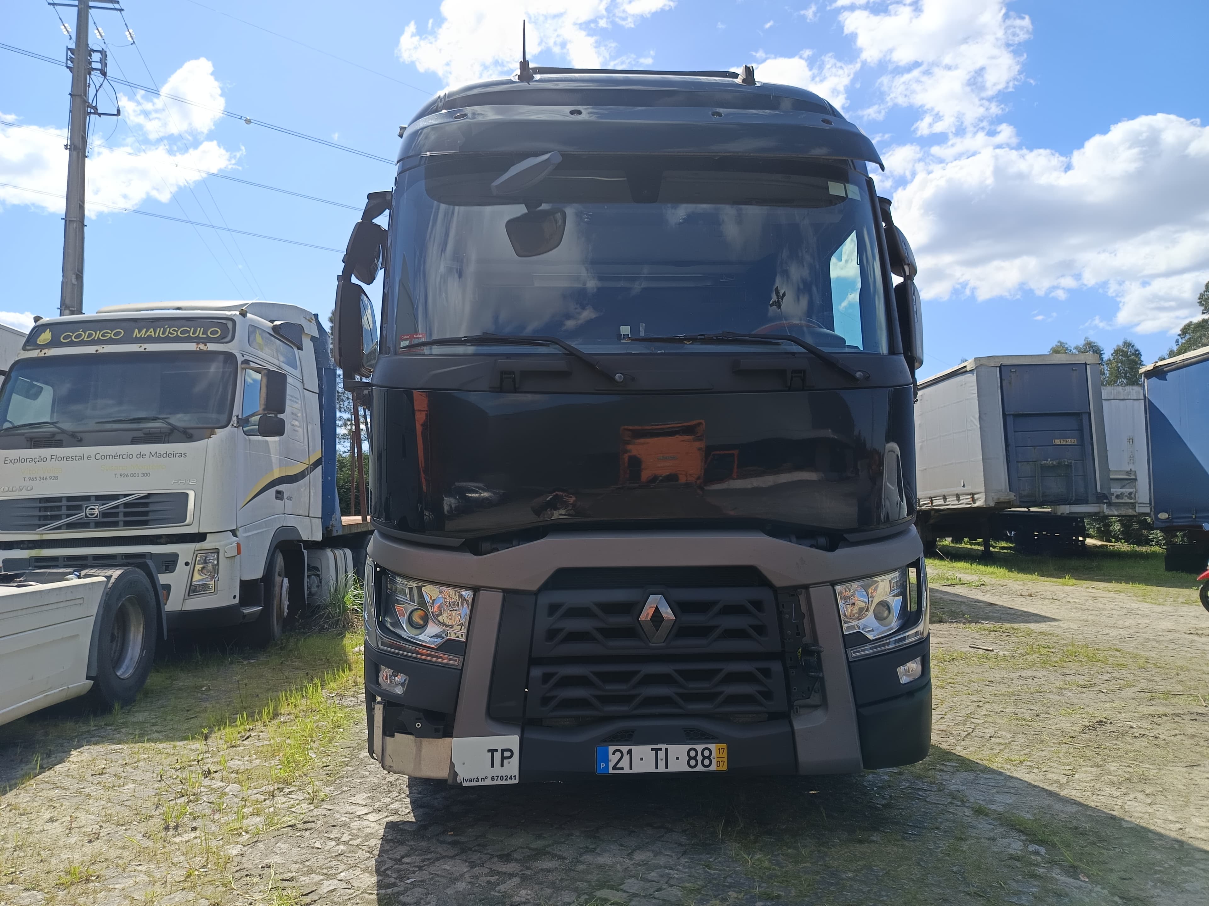 Renault Trucks HD001 · Ano 2017 — image 2