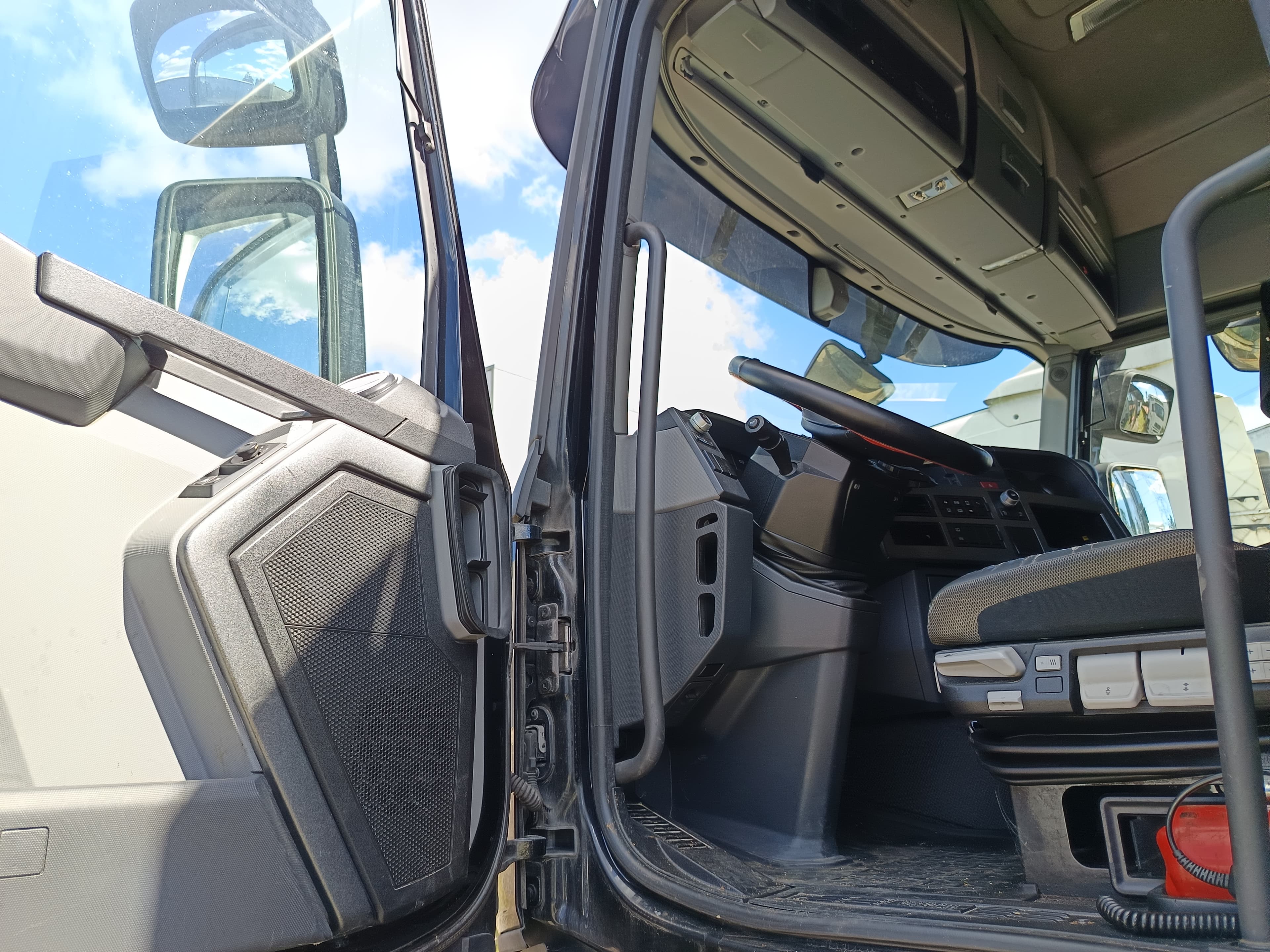 Renault Trucks HD001 · Ano 2017 — image 18