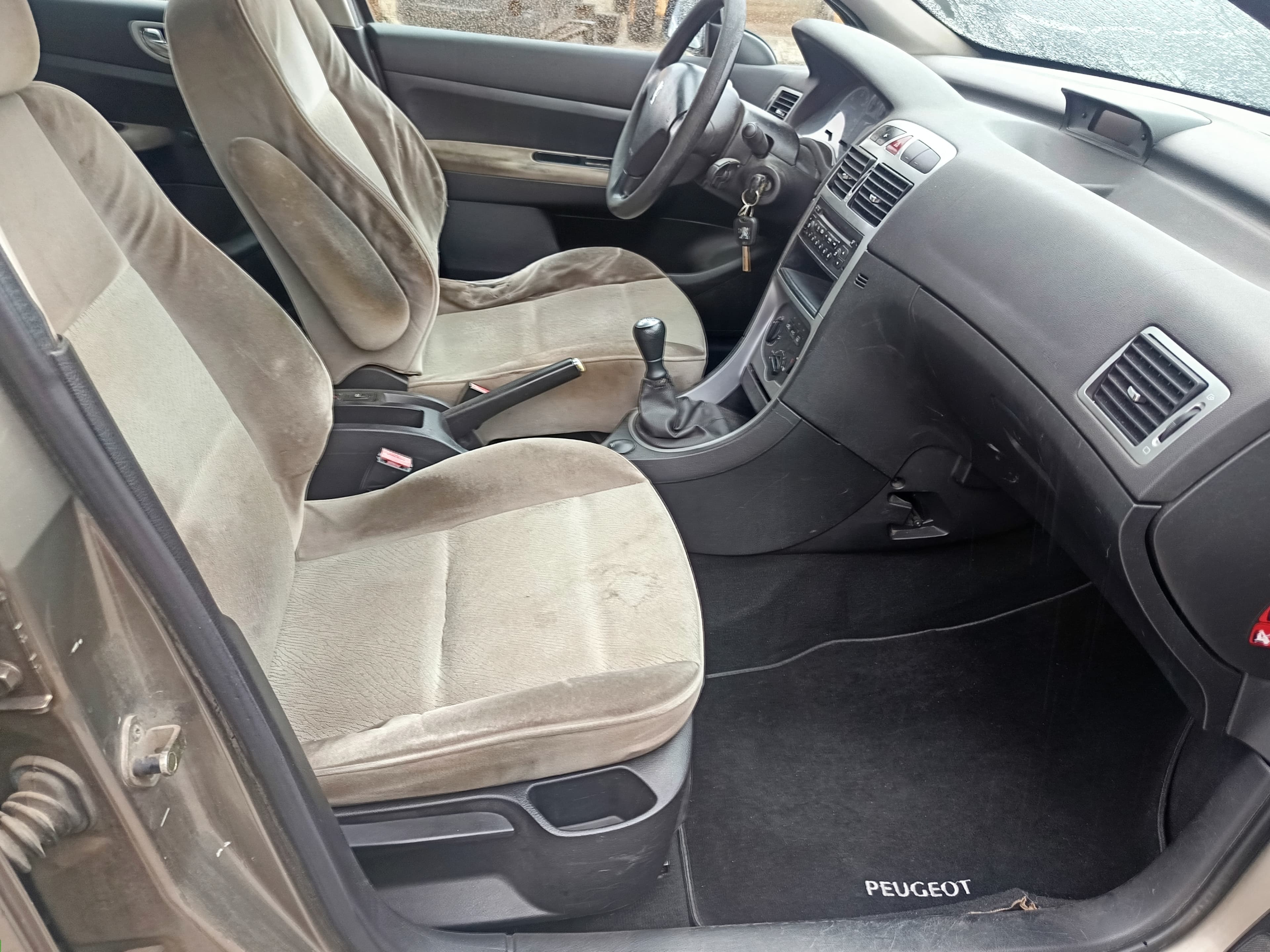 Peugeot 307 · Ano 2004 — imagem 30