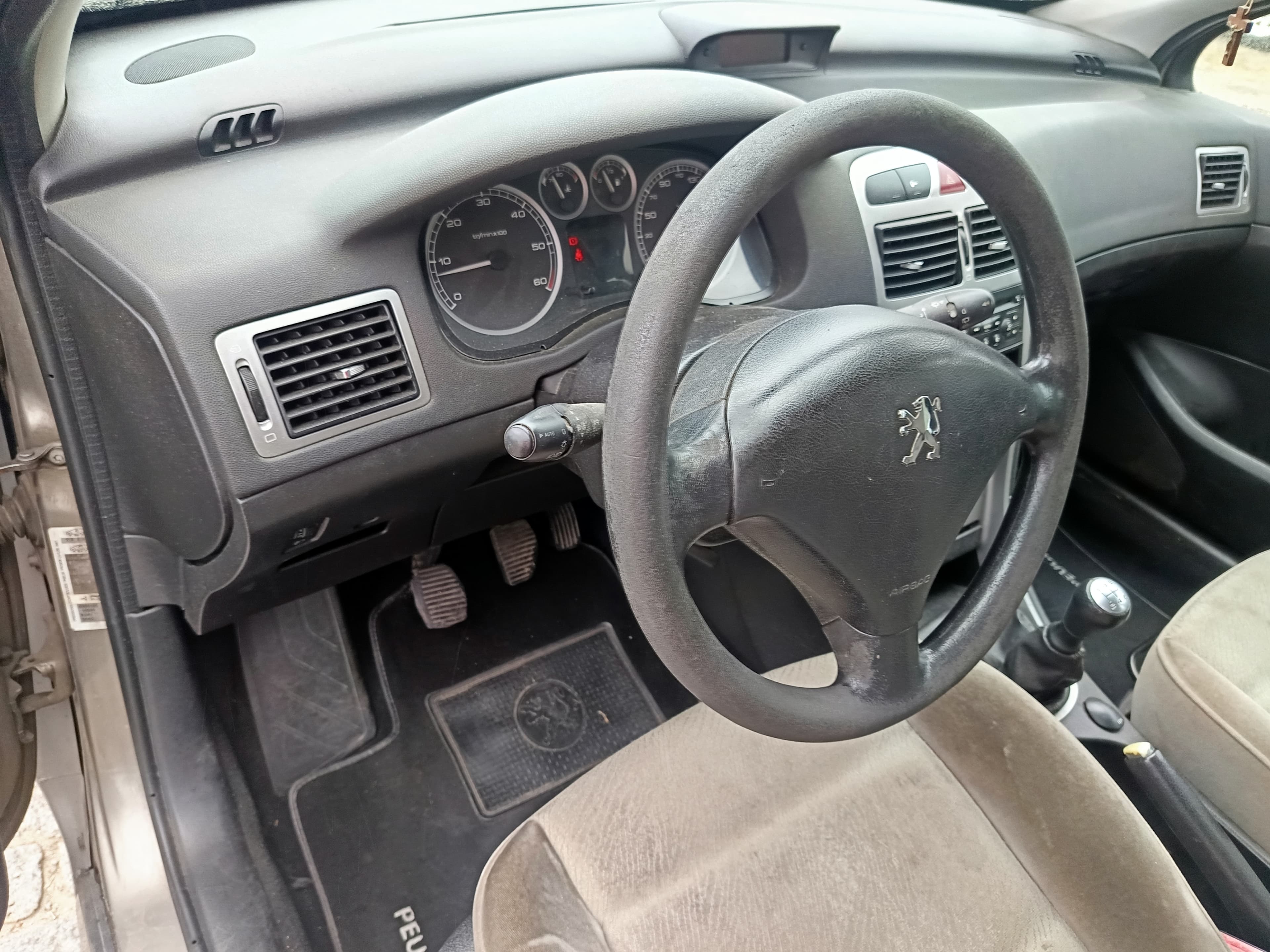 Peugeot 307 · Ano 2004 — imagem 39