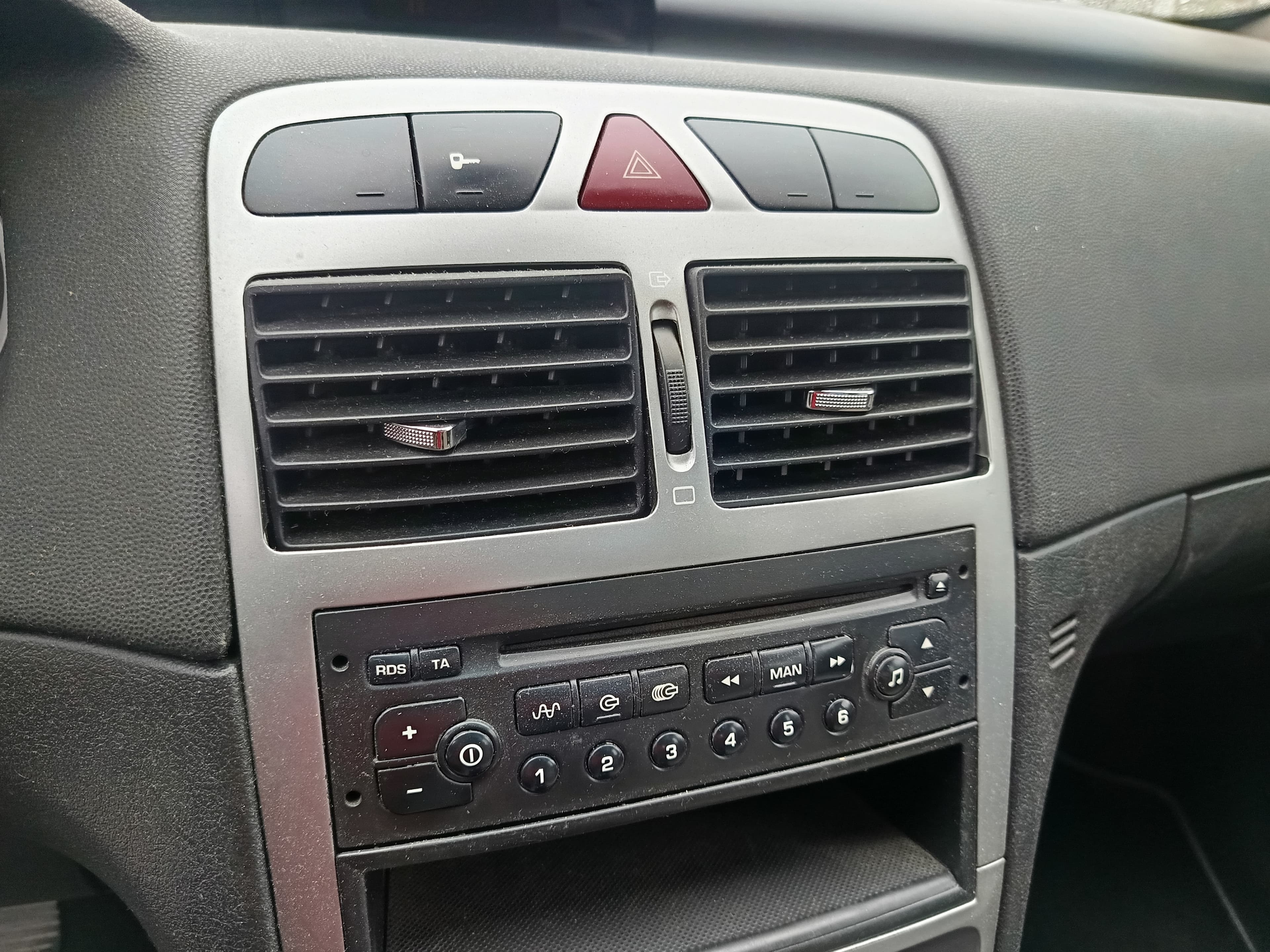 Peugeot 307 · Ano 2004 — imagem 41