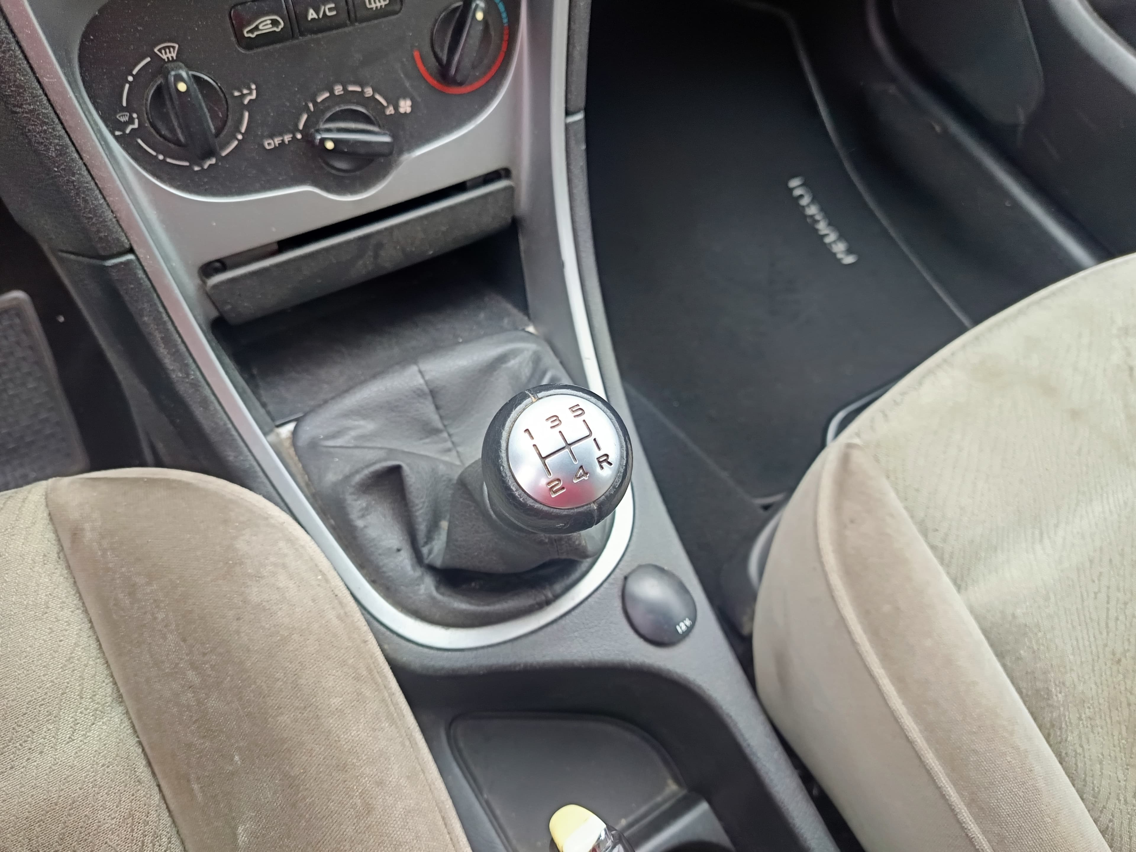 Peugeot 307 · Ano 2004 — imagem 43