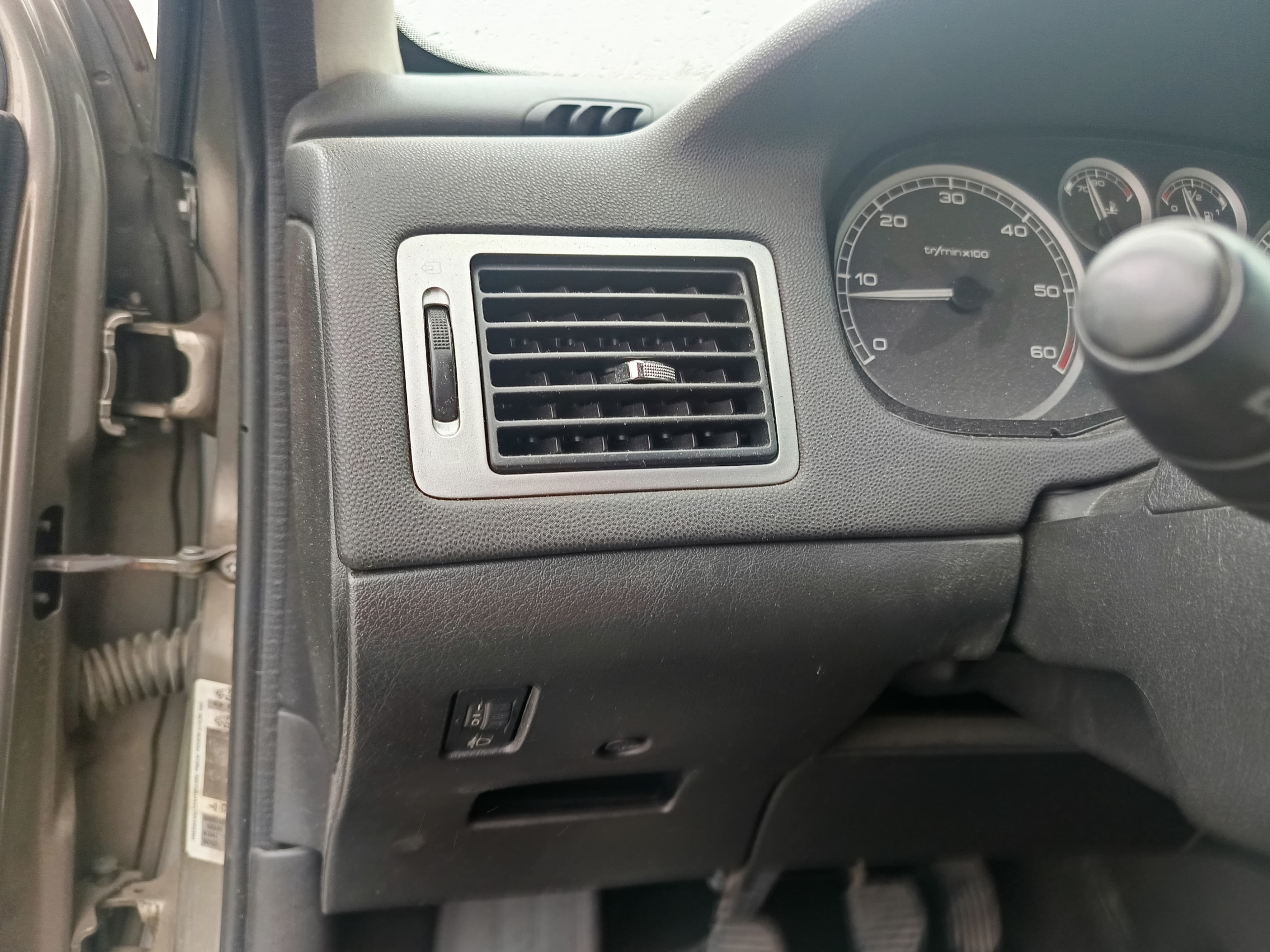 Peugeot 307 · Ano 2004 — imagem 47