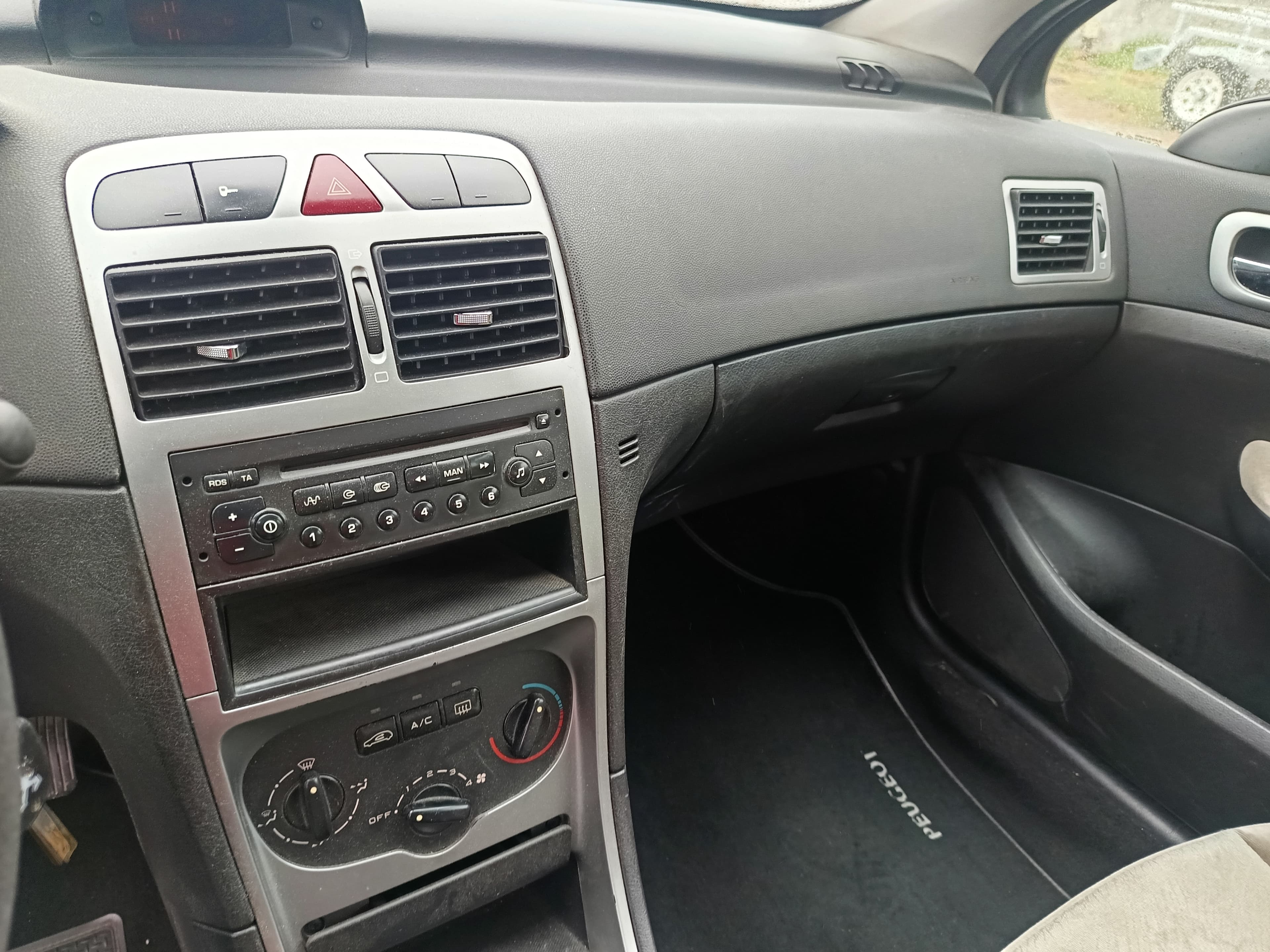 Peugeot 307 · Ano 2004 — imagem 40