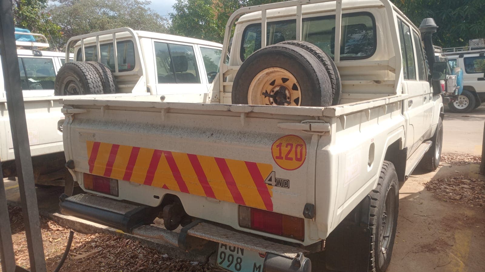 Toyota Land Cruiser LC79HZ — image 3