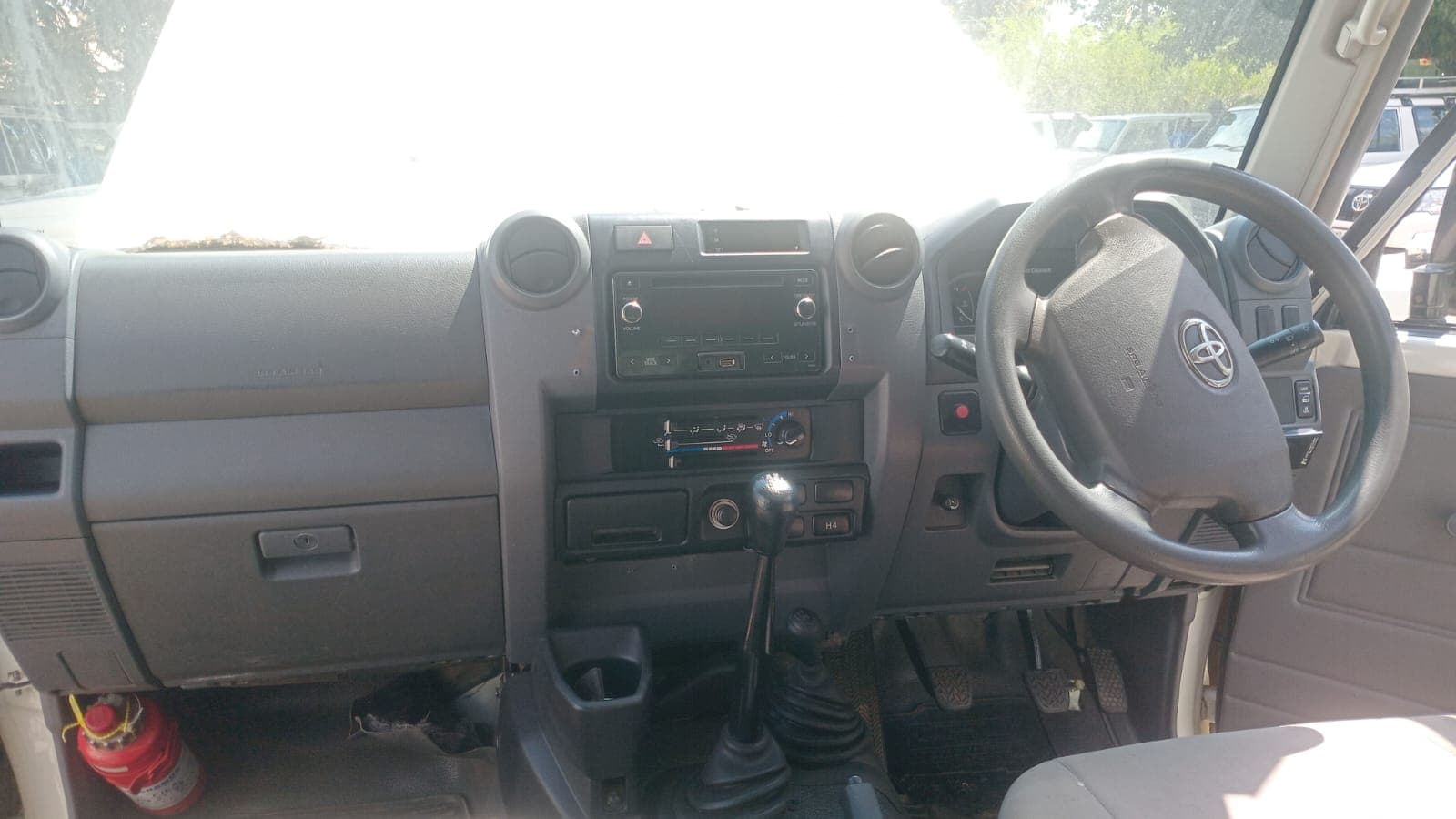 Toyota Land Cruiser LC79HZ — image 13