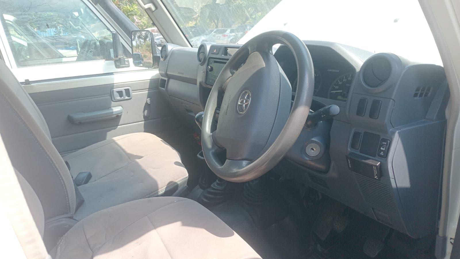 Toyota Land Cruiser LC79HZ — image 7