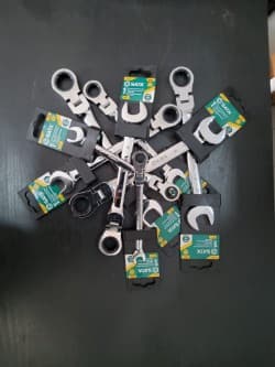 CONJUNTO DE 8 CHAVES BOCA/LUNETA C/ ROQUETE DE CABEÇA FLEXÍVEL