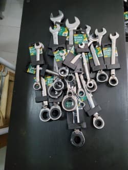CONJUNTO DE 17 CHAVES REVERSÍVEIS COMBINADAS BOCA / LUNETA C/ ROQUETE — imagem 1
