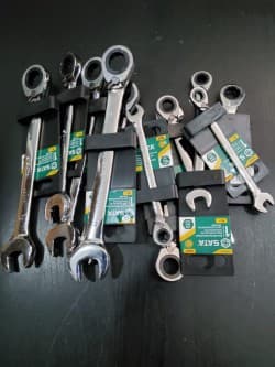 CONJUNTO DE 11 CHAVES REVERSÍVEIS COMBINADAS BOCA / LUNETA C/ ROQUETE — imagem 1