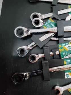 CONJUNTO DE 10 CHAVES REVERSÍVEIS COMBINADAS BOCA / LUNETA C/ ROQUETE — image 2