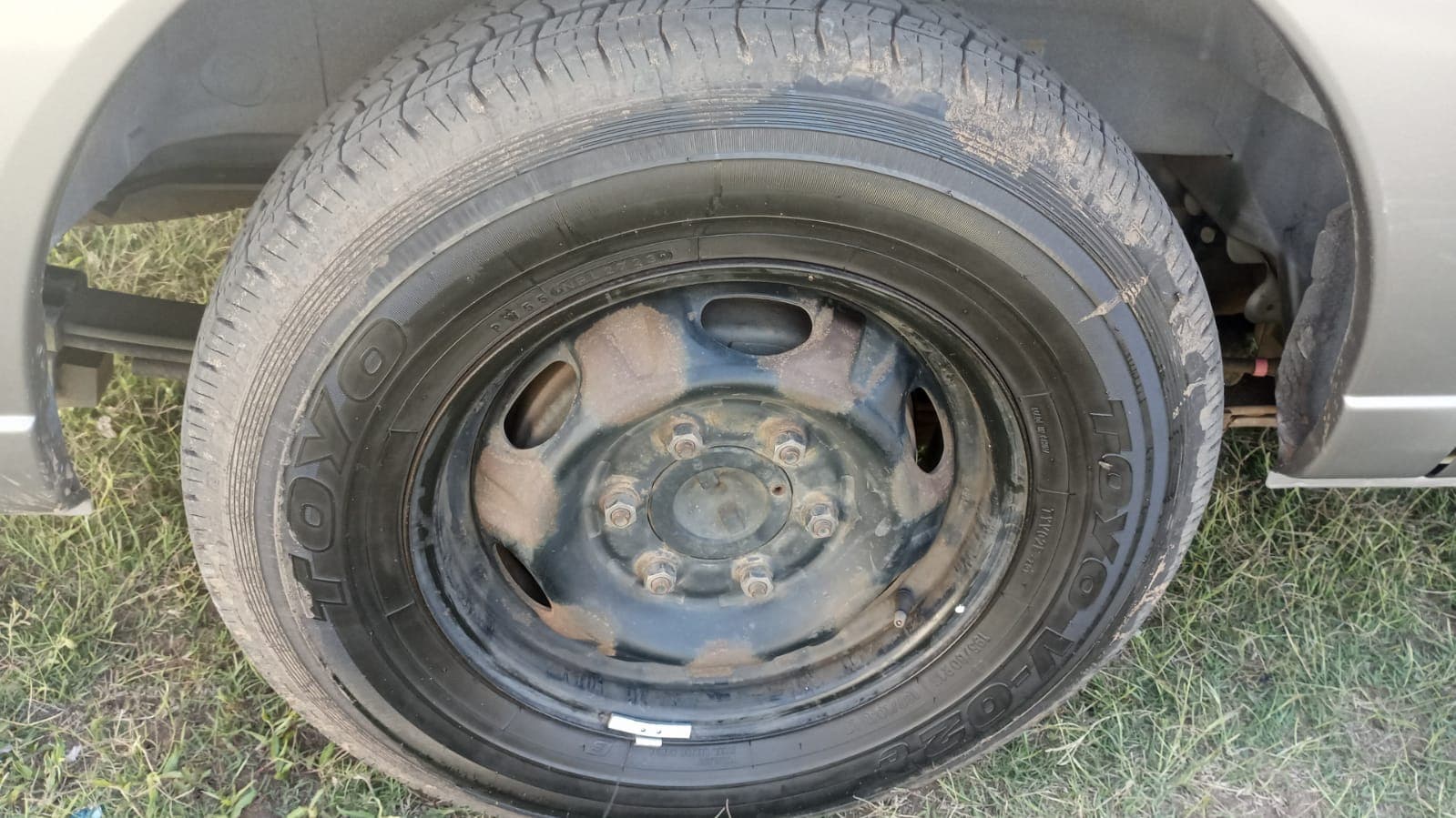 Nissan Caravan — image 4