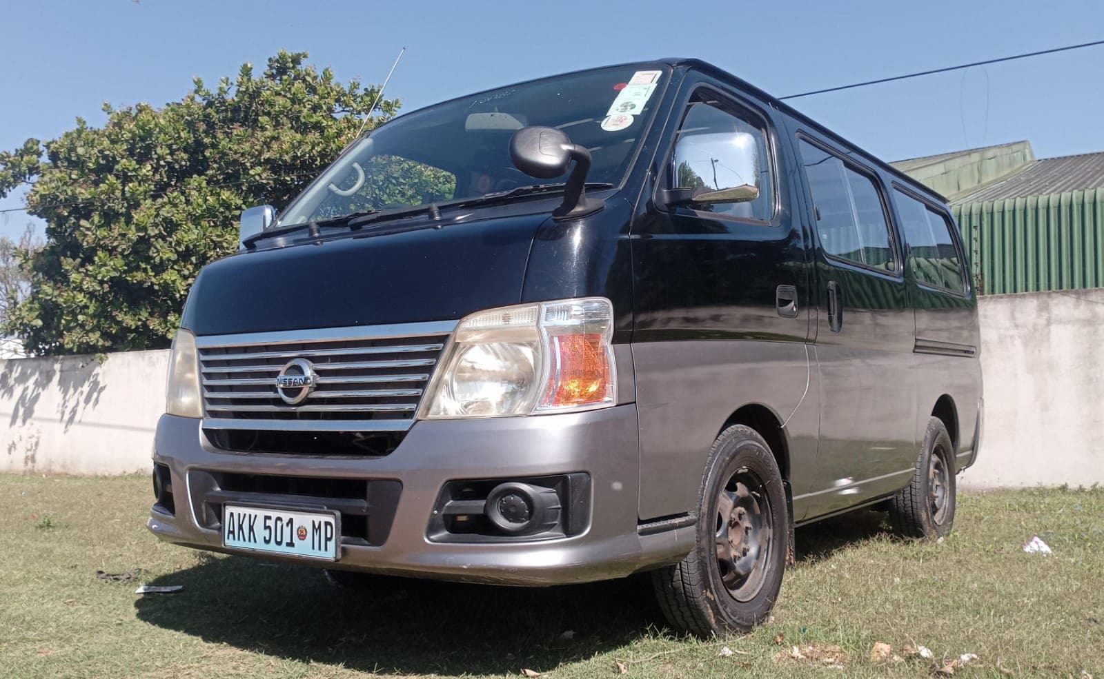 Nissan Caravan — image 9