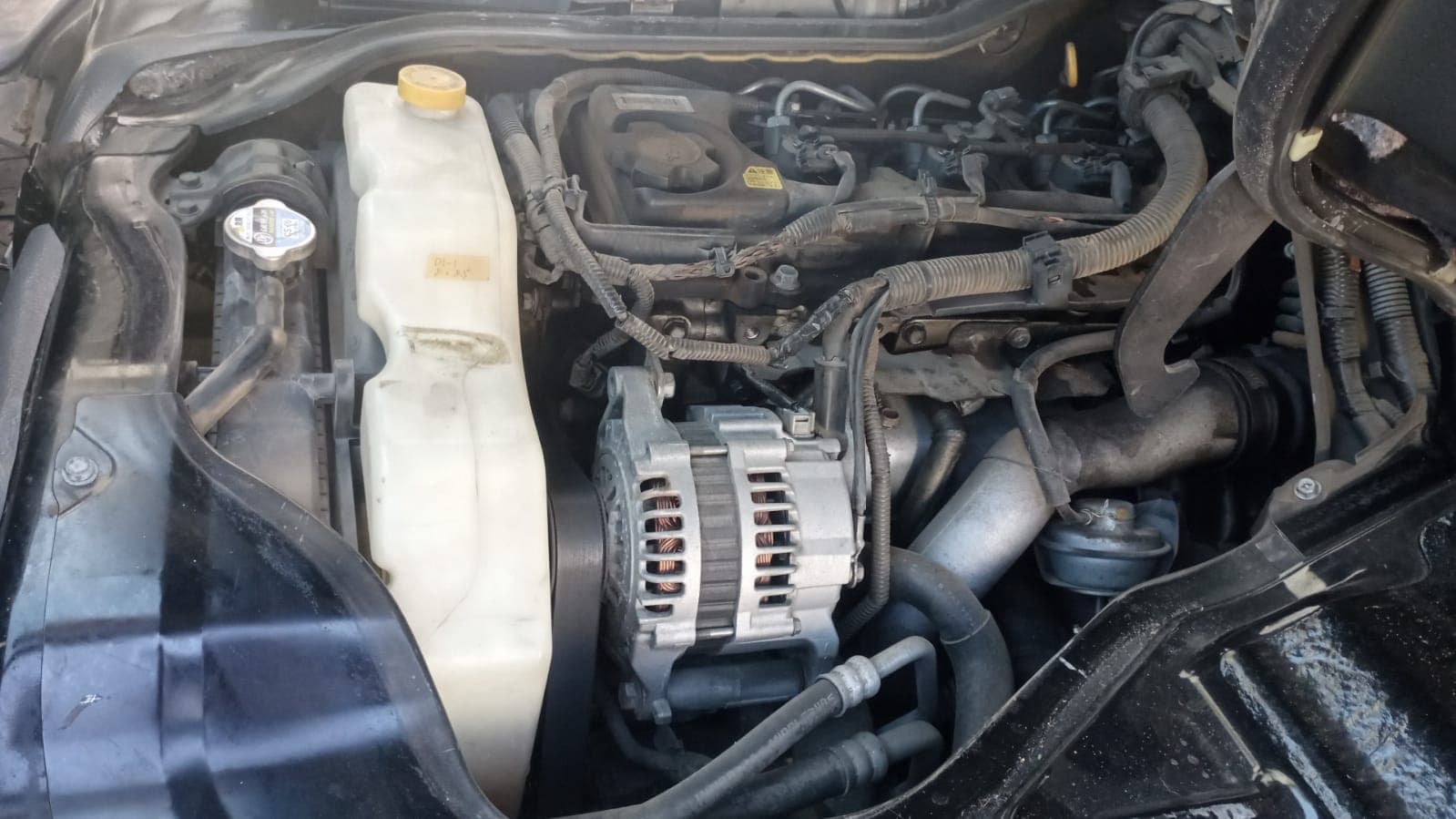 Nissan Caravan — image 11