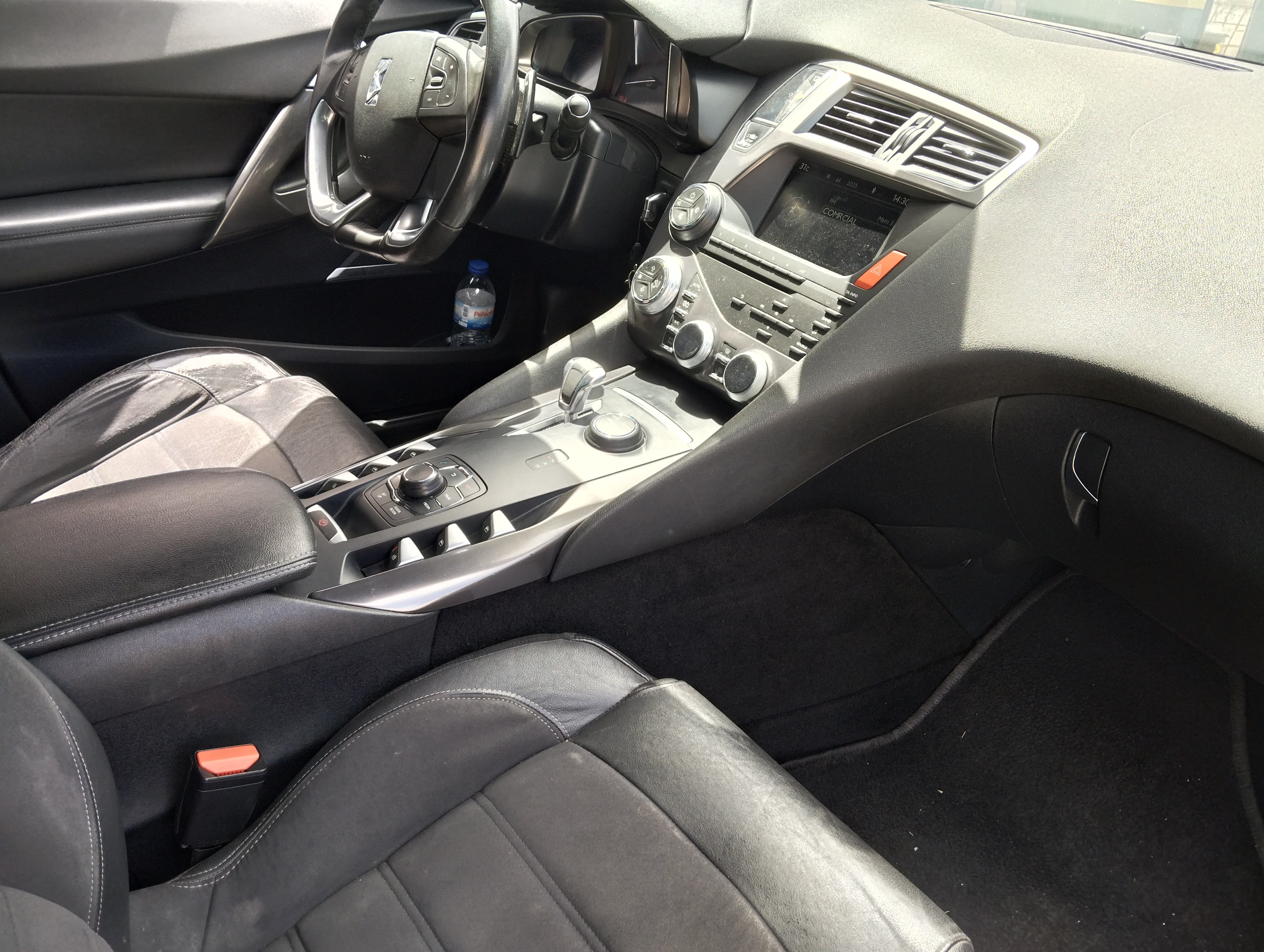 Citroën DS5 2.0 HDi Hybrid4 Allroad · Ano 2013 — imagem 9