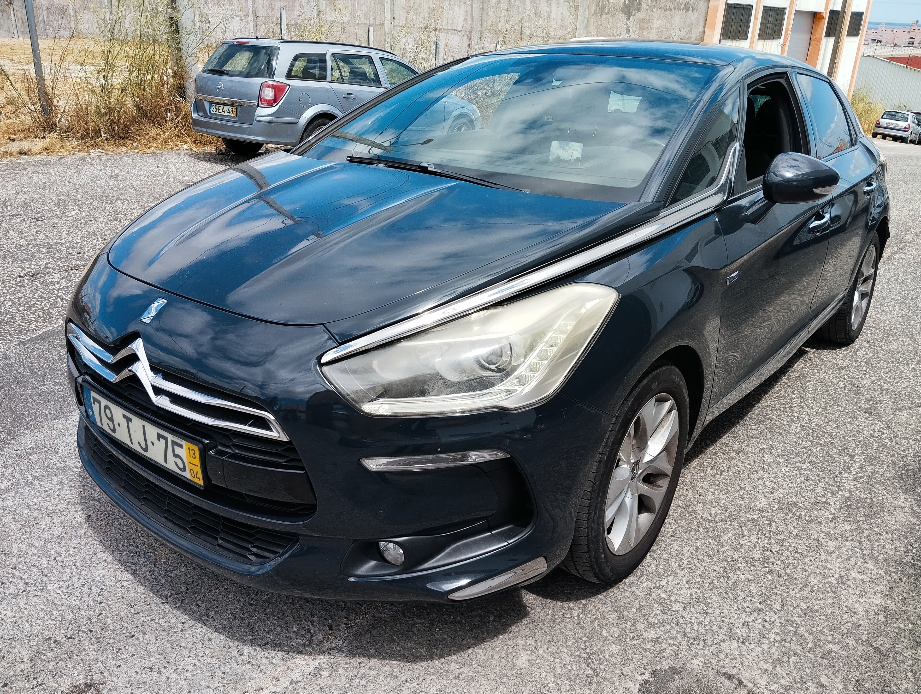Citroën DS5 2.0 HDi Hybrid4 Allroad · Ano 2013 — imagem 1