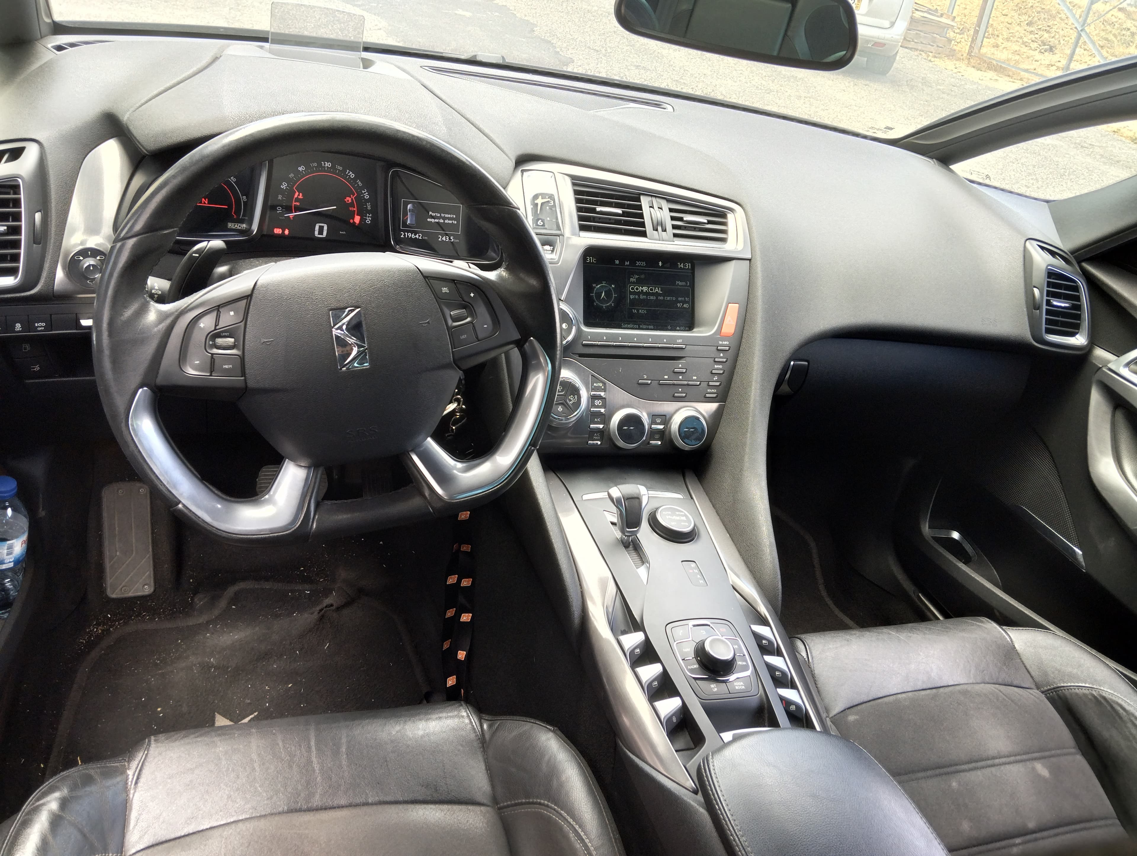 Citroën DS5 2.0 HDi Hybrid4 Allroad · Ano 2013 — imagem 10