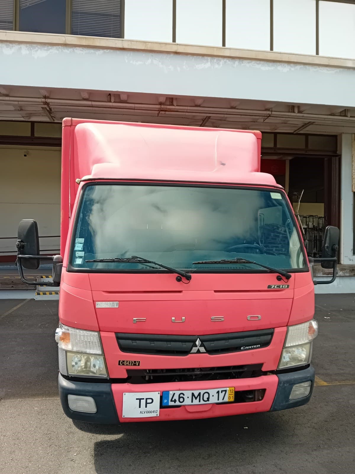 Mitsubishi Canter FE4P10-02 · Ano 2012 — imagem 1