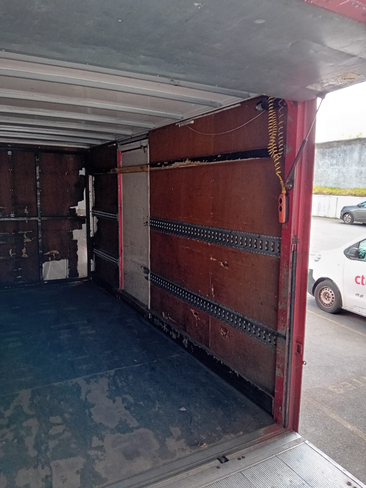 Mitsubishi Canter FE4P10-02 · Ano 2012 — imagem 17