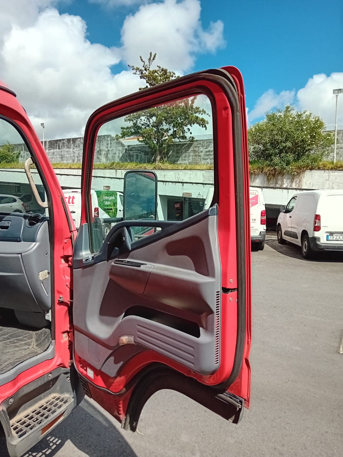 Mitsubishi Canter FE4P10-02 · Ano 2012 — imagem 12