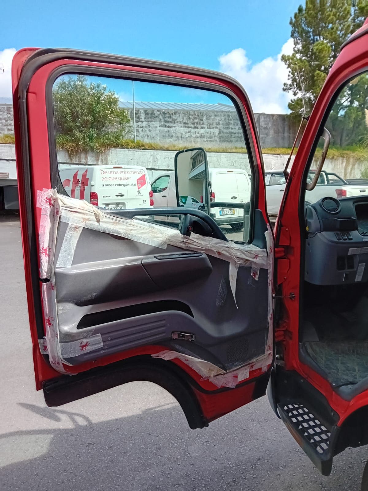 Mitsubishi Canter FE4P10-02 · Ano 2012 — imagem 8