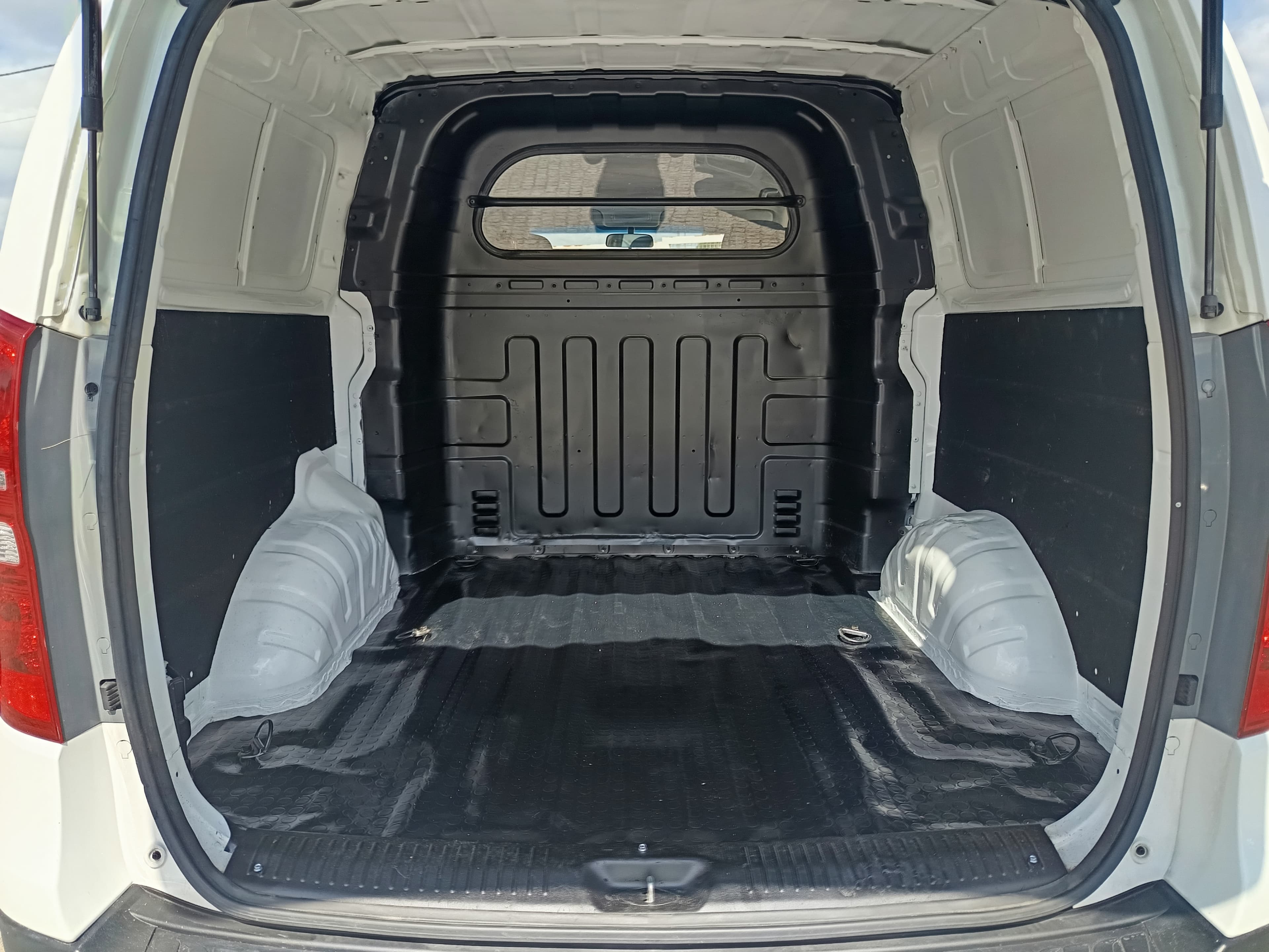 Hyundai H1 · Año 2019 — imagen 15