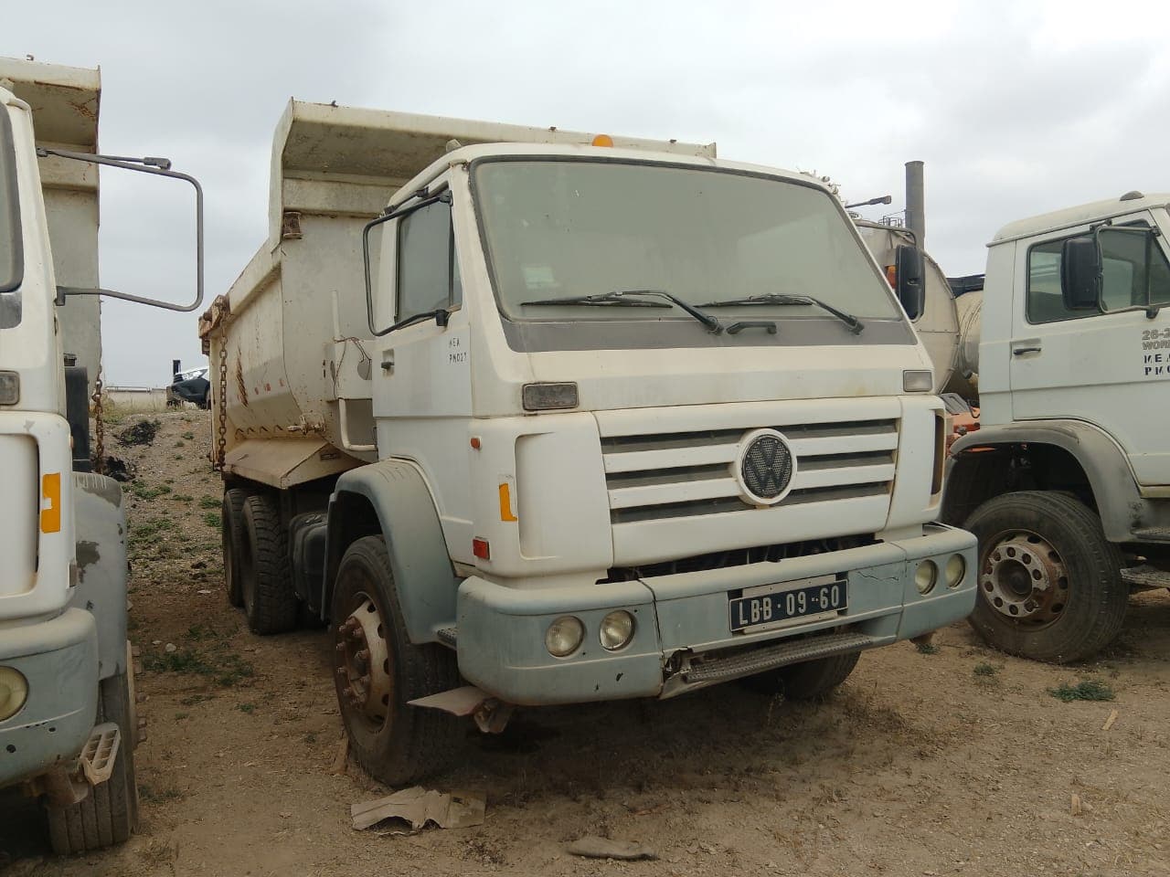 Camião Basculante Volkswagen Worker 31-310 — imagem 3