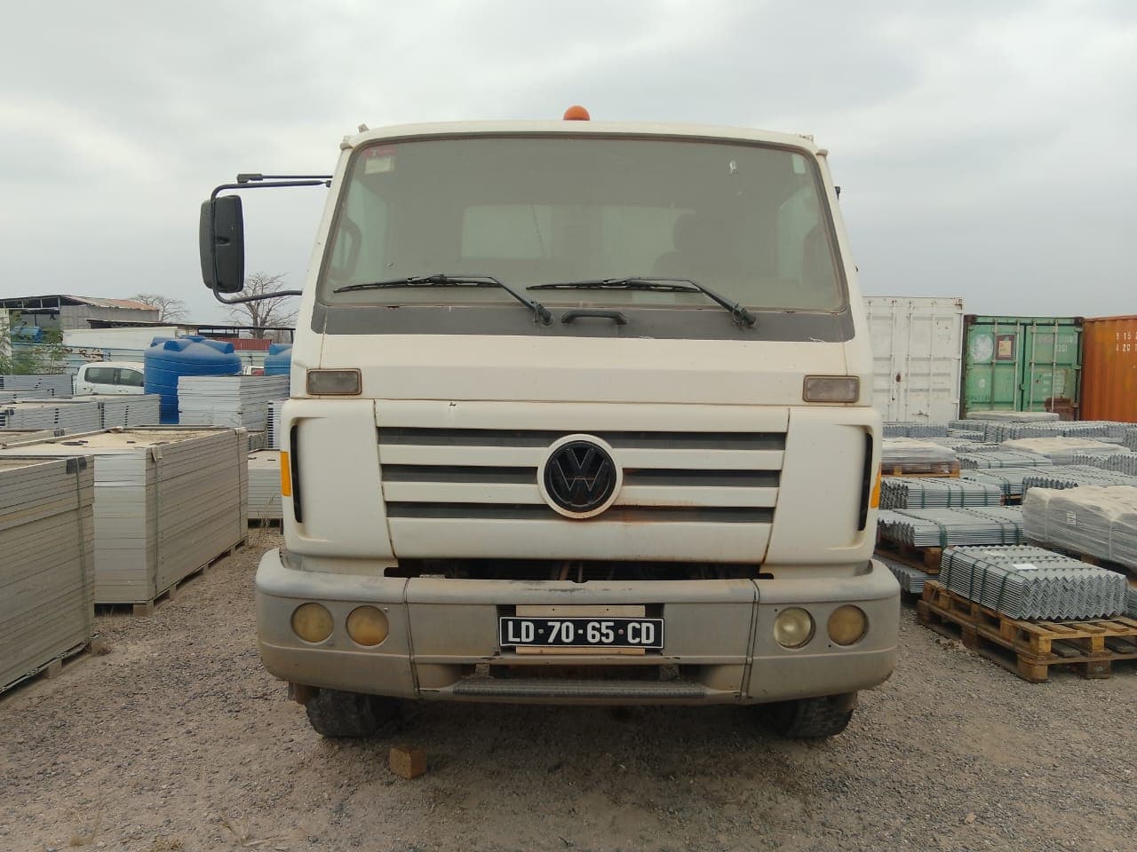 Camião Basculante Volkswagen Worker 31-310 — image 2
