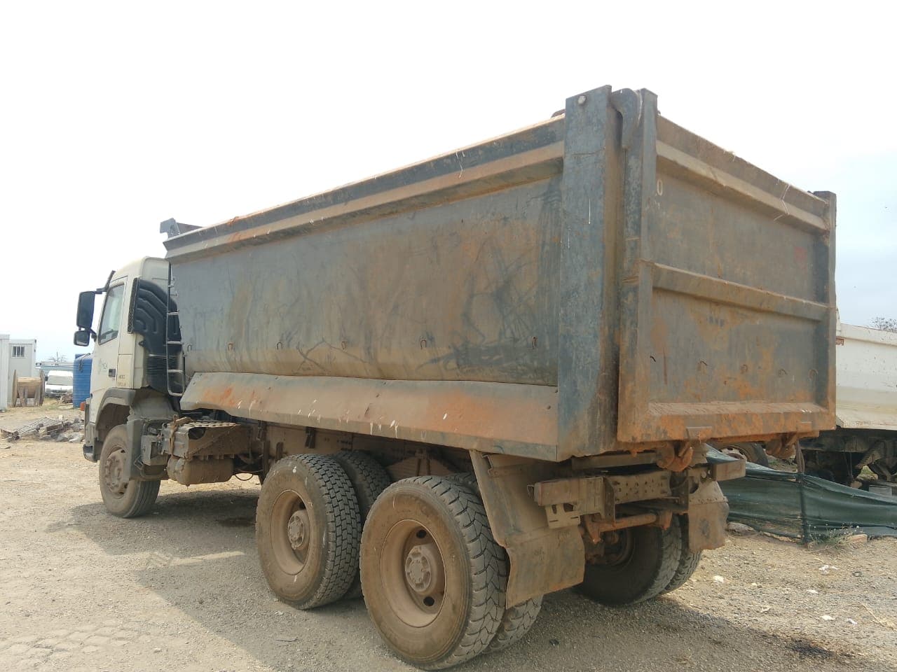 Camião Basculante Volvo FM 400 — imagem 3