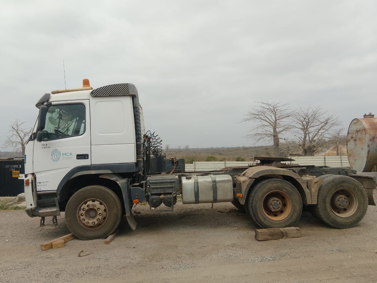 Camião Tractor Volvo FM 440 — imagen 3