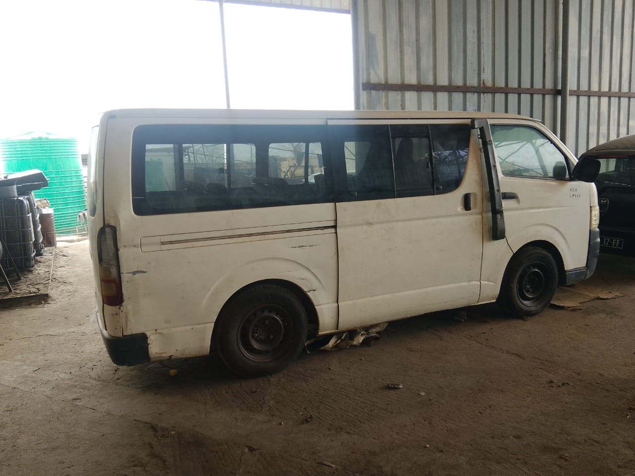 Toyota Hiace — image 4