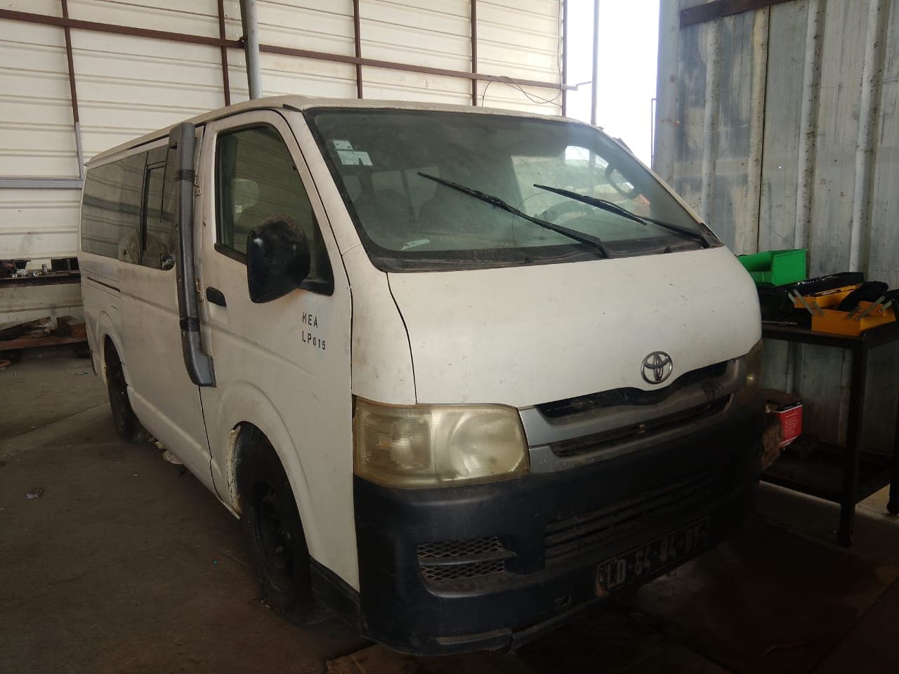 Toyota Hiace — image 2