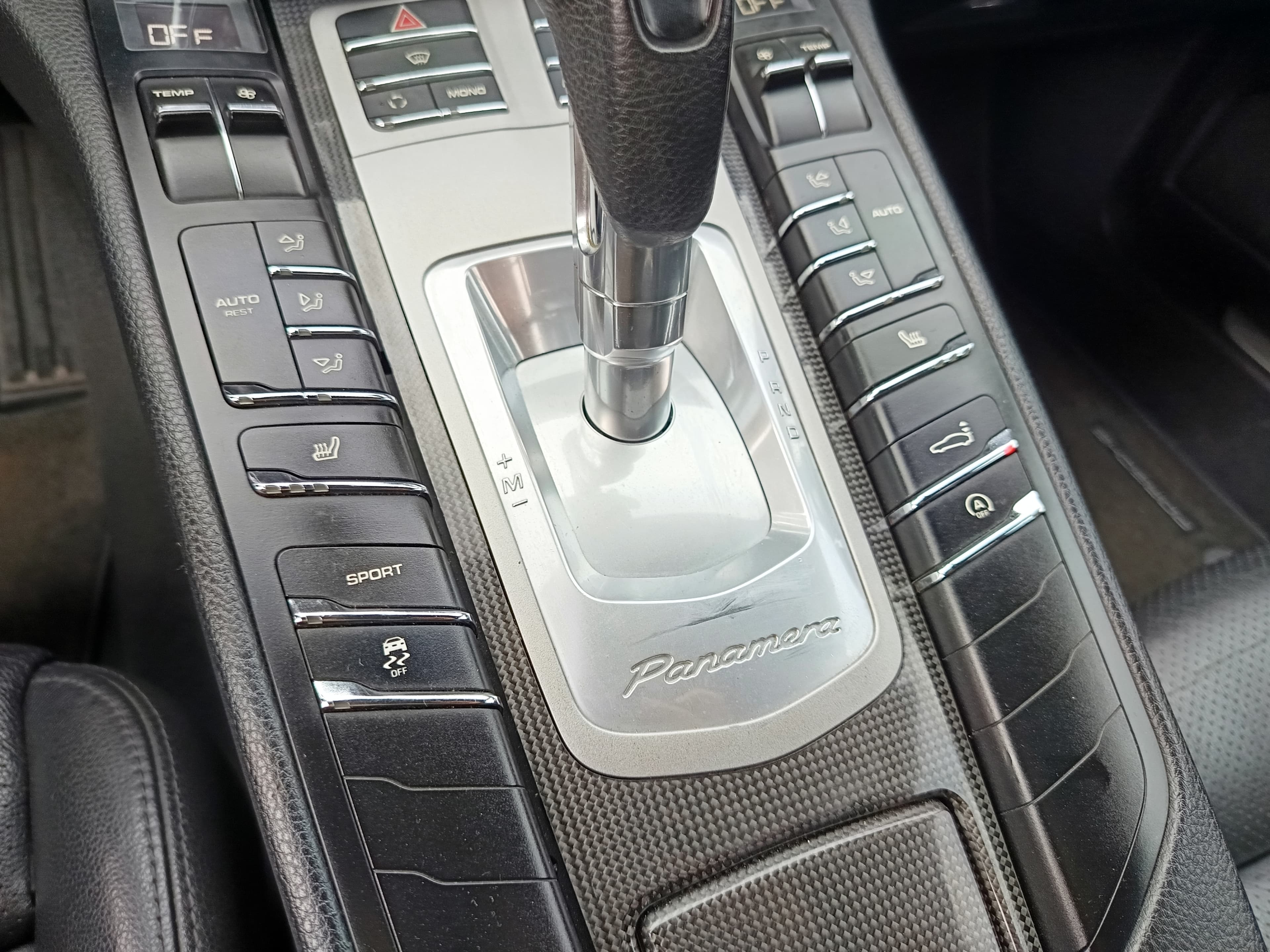 Porsche Panamera · Diesel · Ano 2011 — image 40