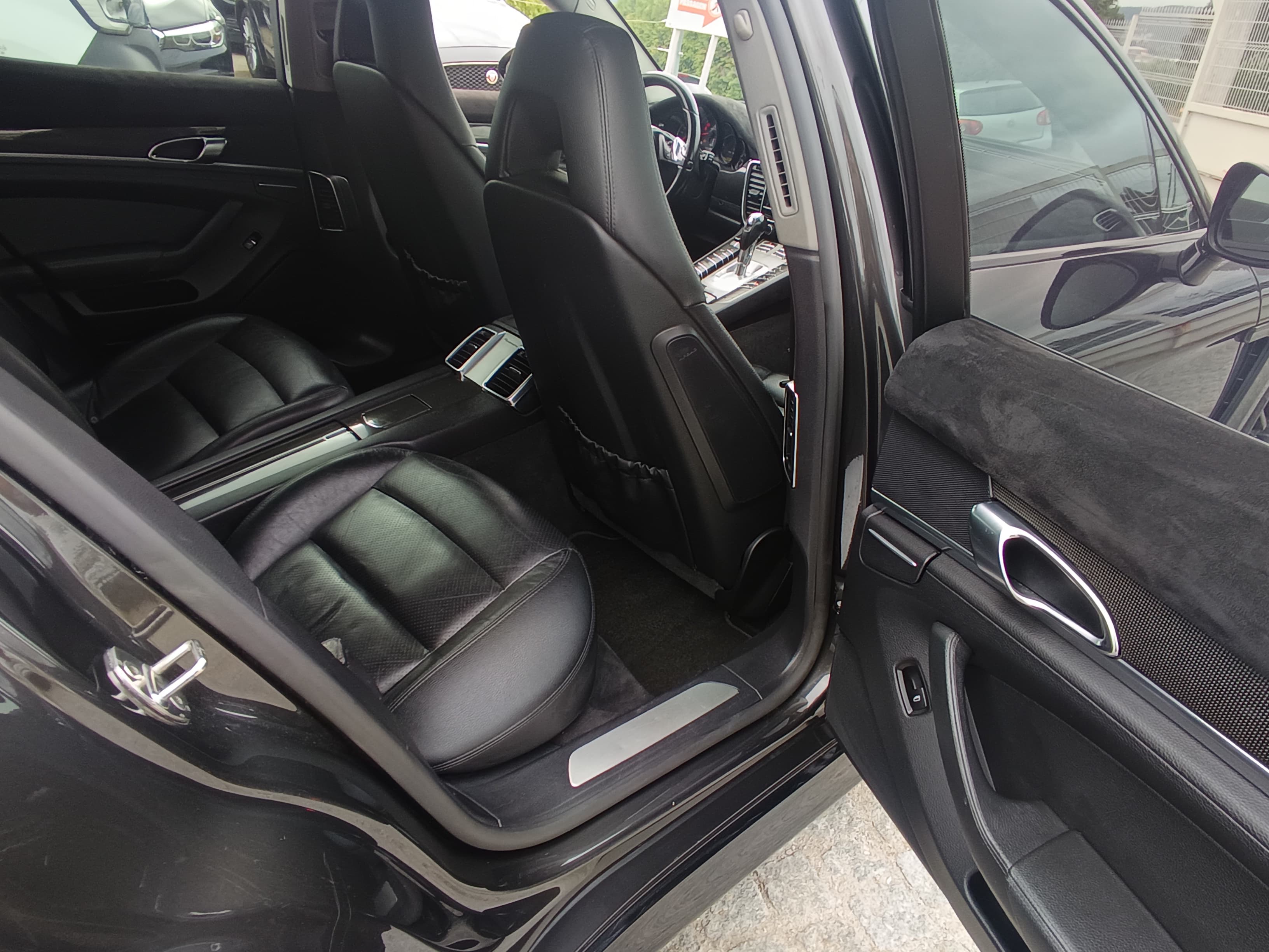 Porsche Panamera · Diesel · Ano 2011 — image 21