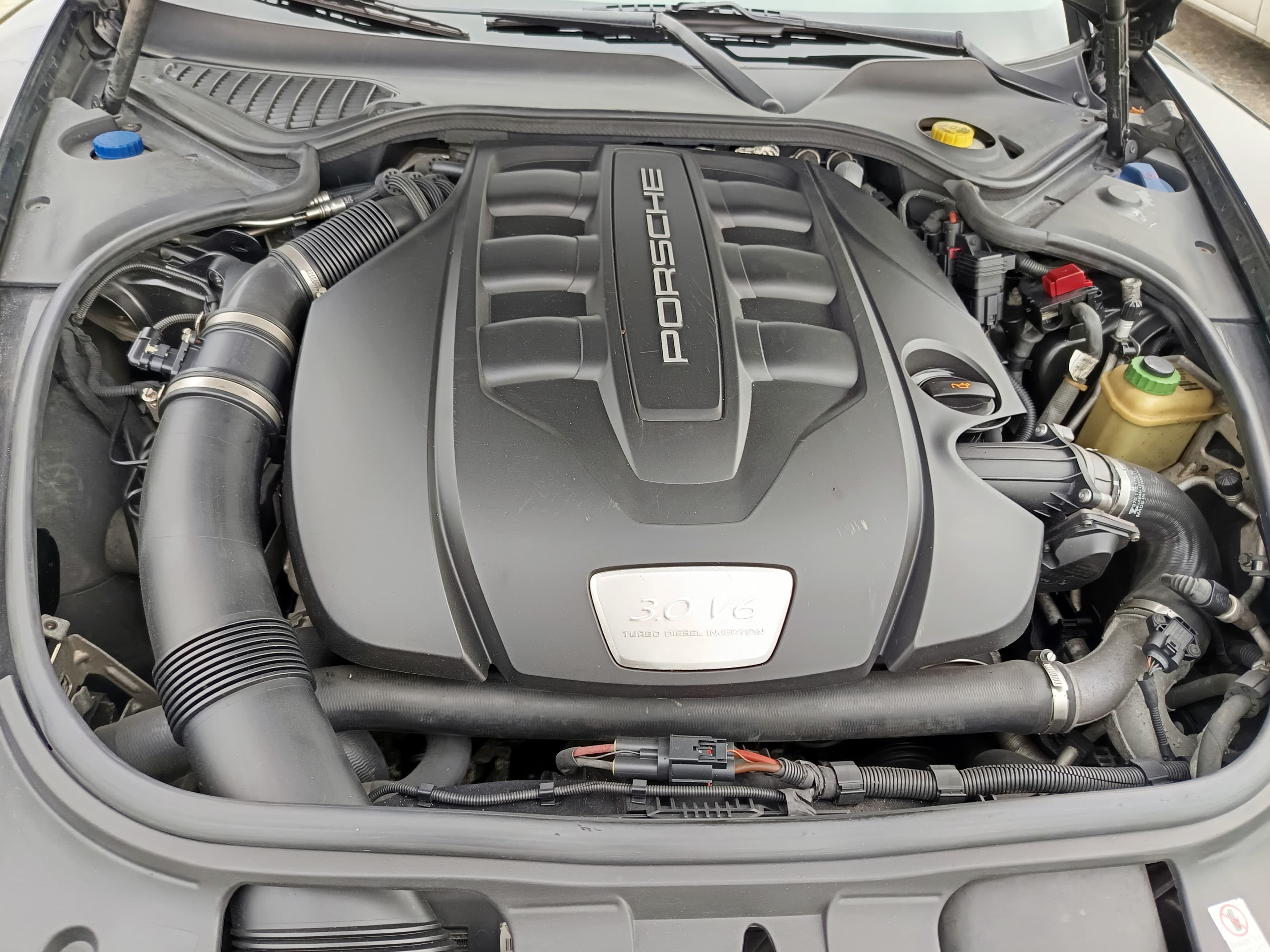 Porsche Panamera · Diesel · Ano 2011 — image 15