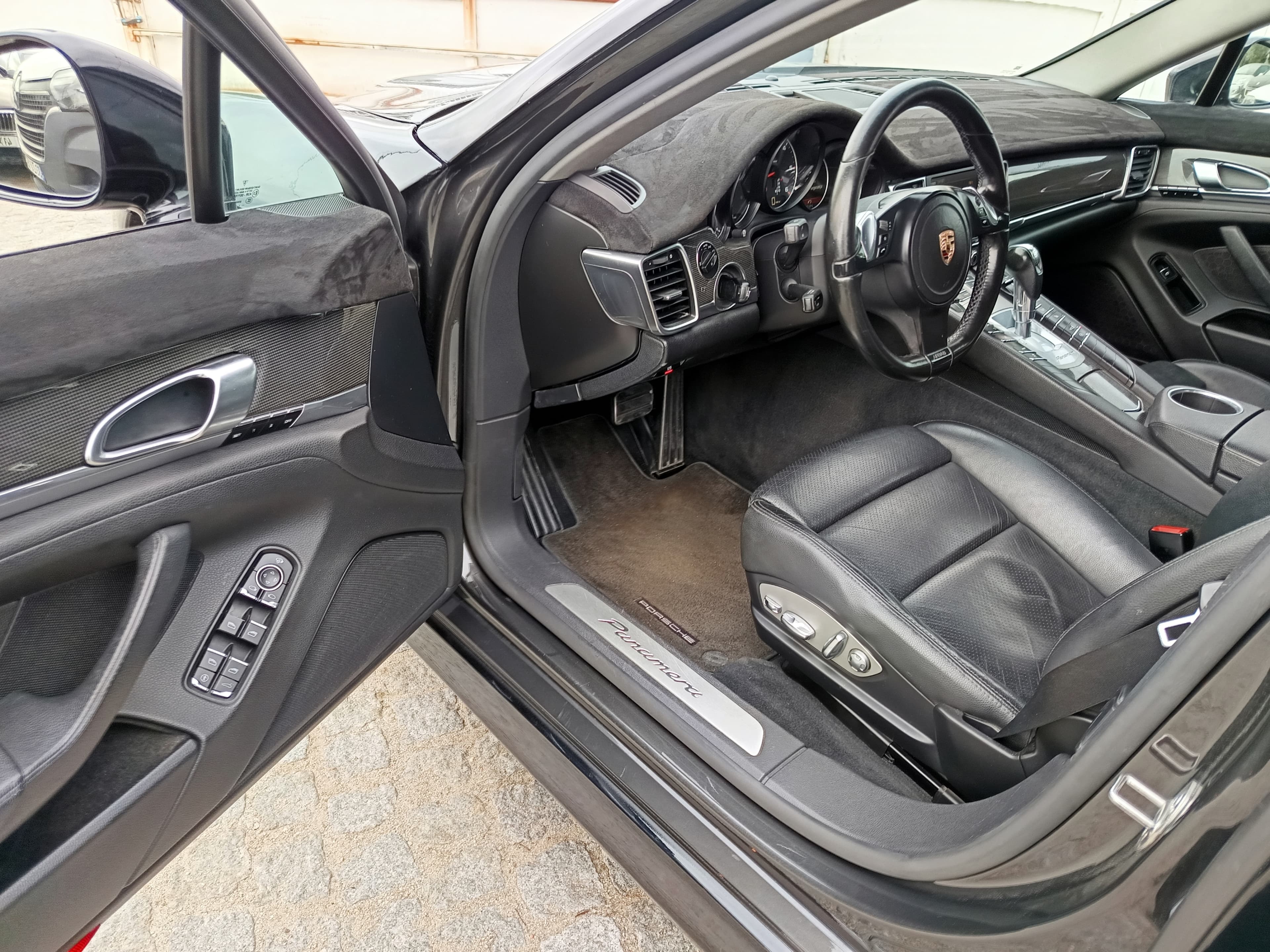 Porsche Panamera · Diesel · Ano 2011 — image 31
