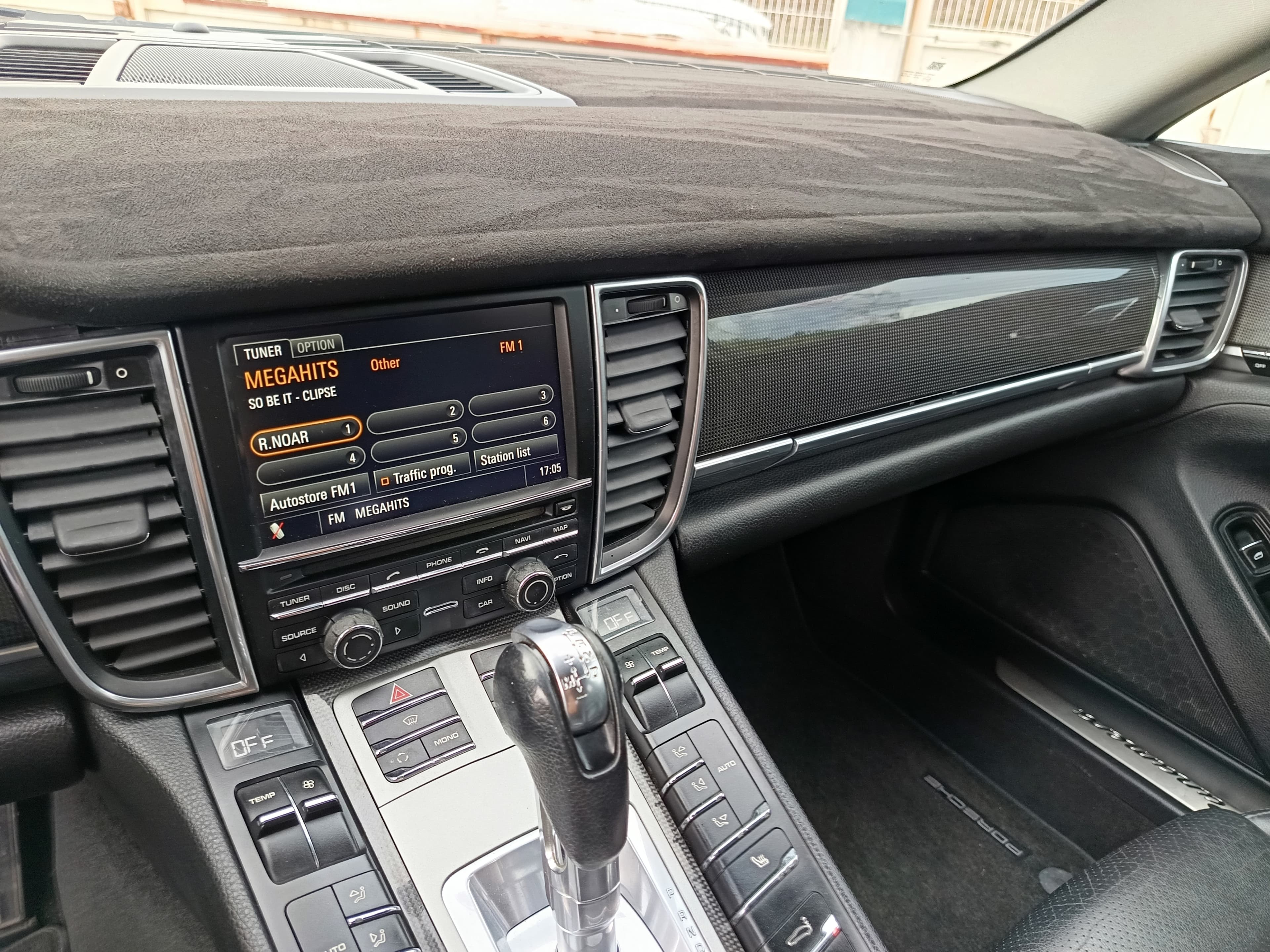 Porsche Panamera · Diesel · Ano 2011 — image 37