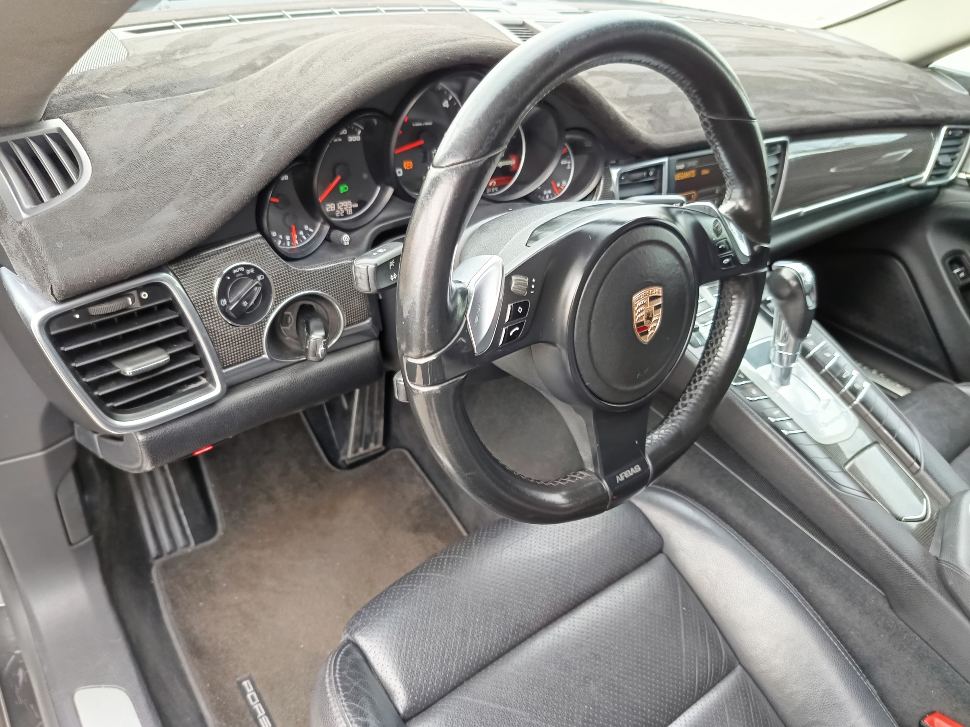 Porsche Panamera · Diesel · Ano 2011 — image 36